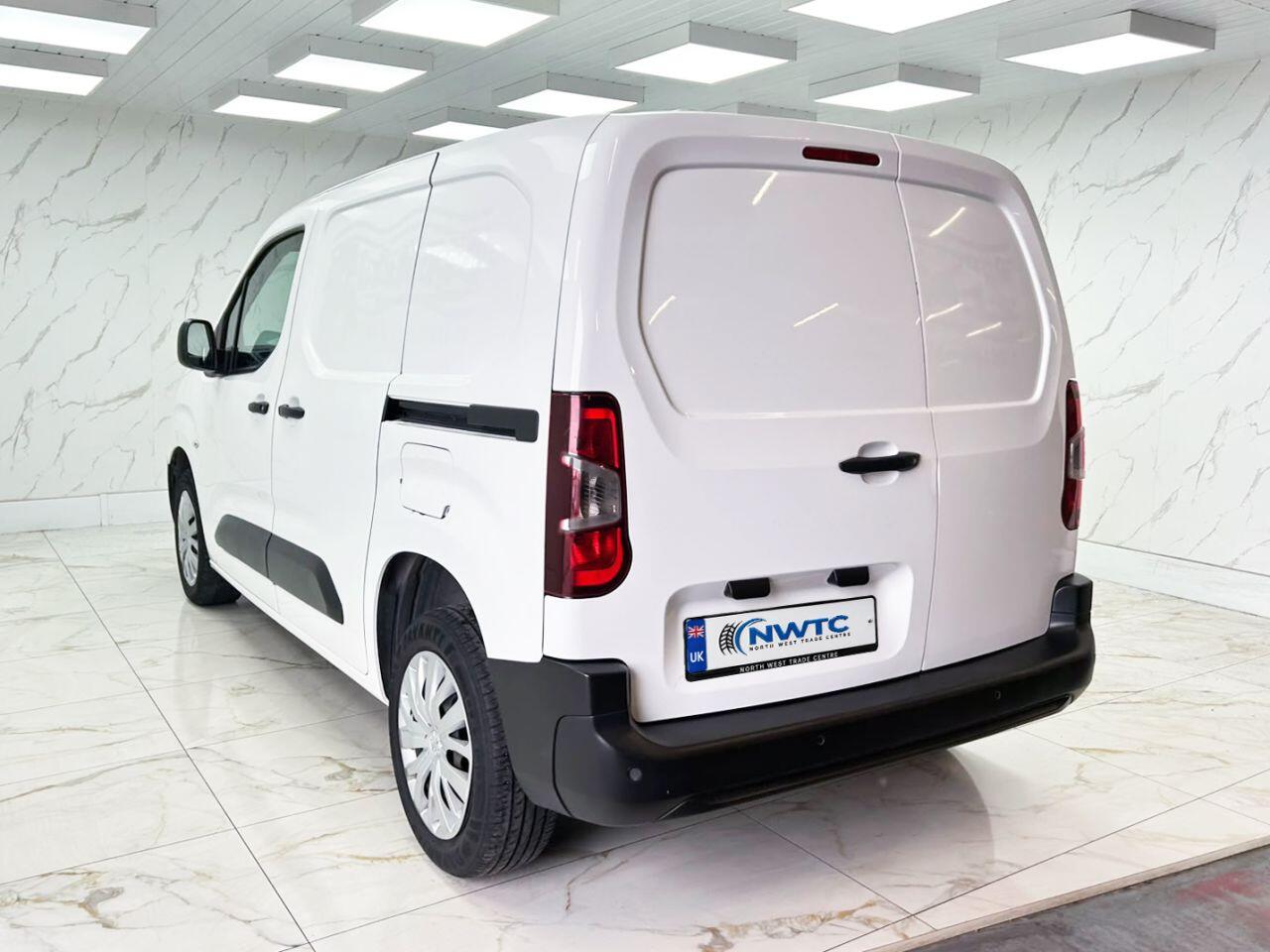 Peugeot Partner view 9