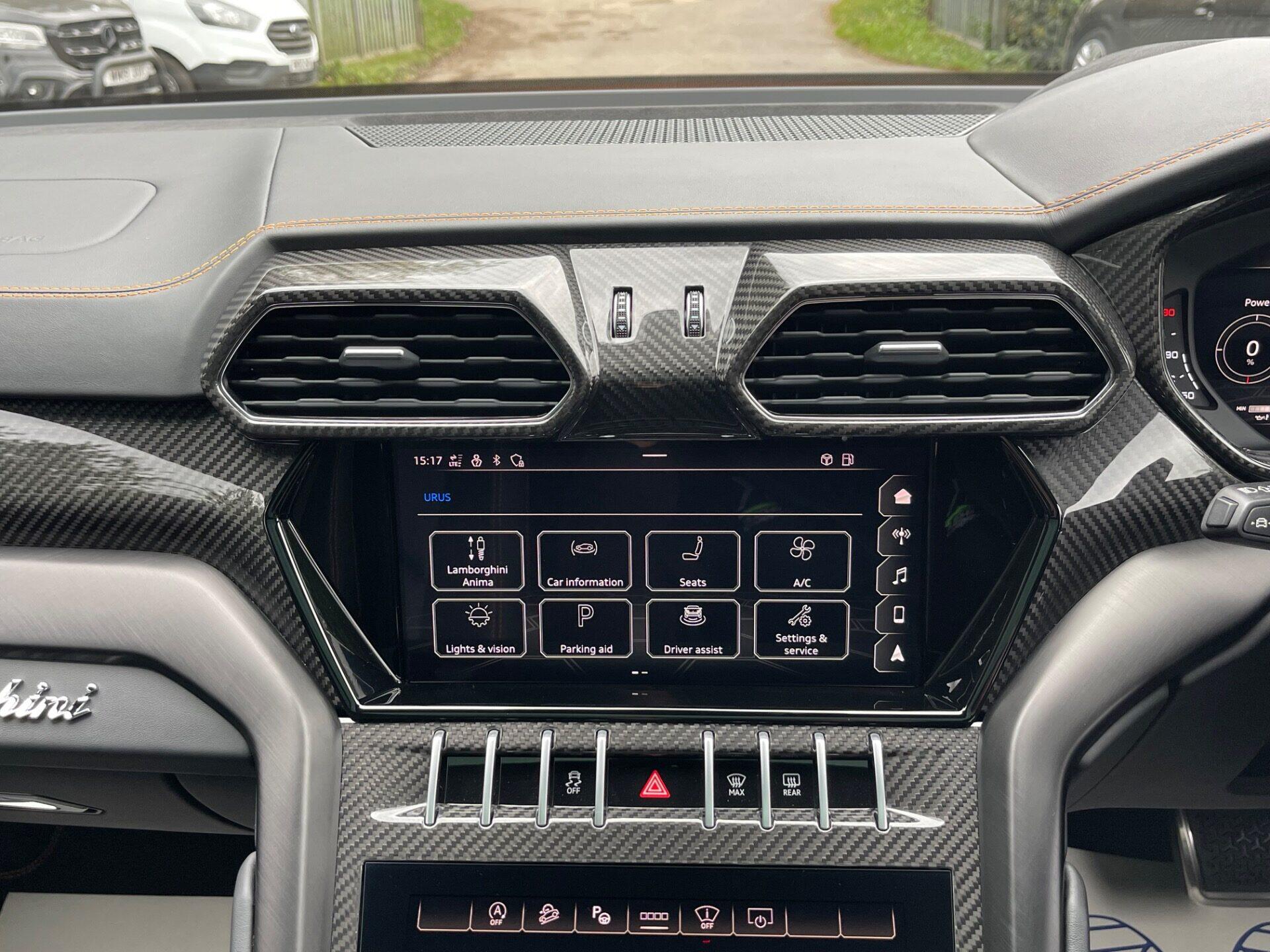 Lamborghini Urus view 53