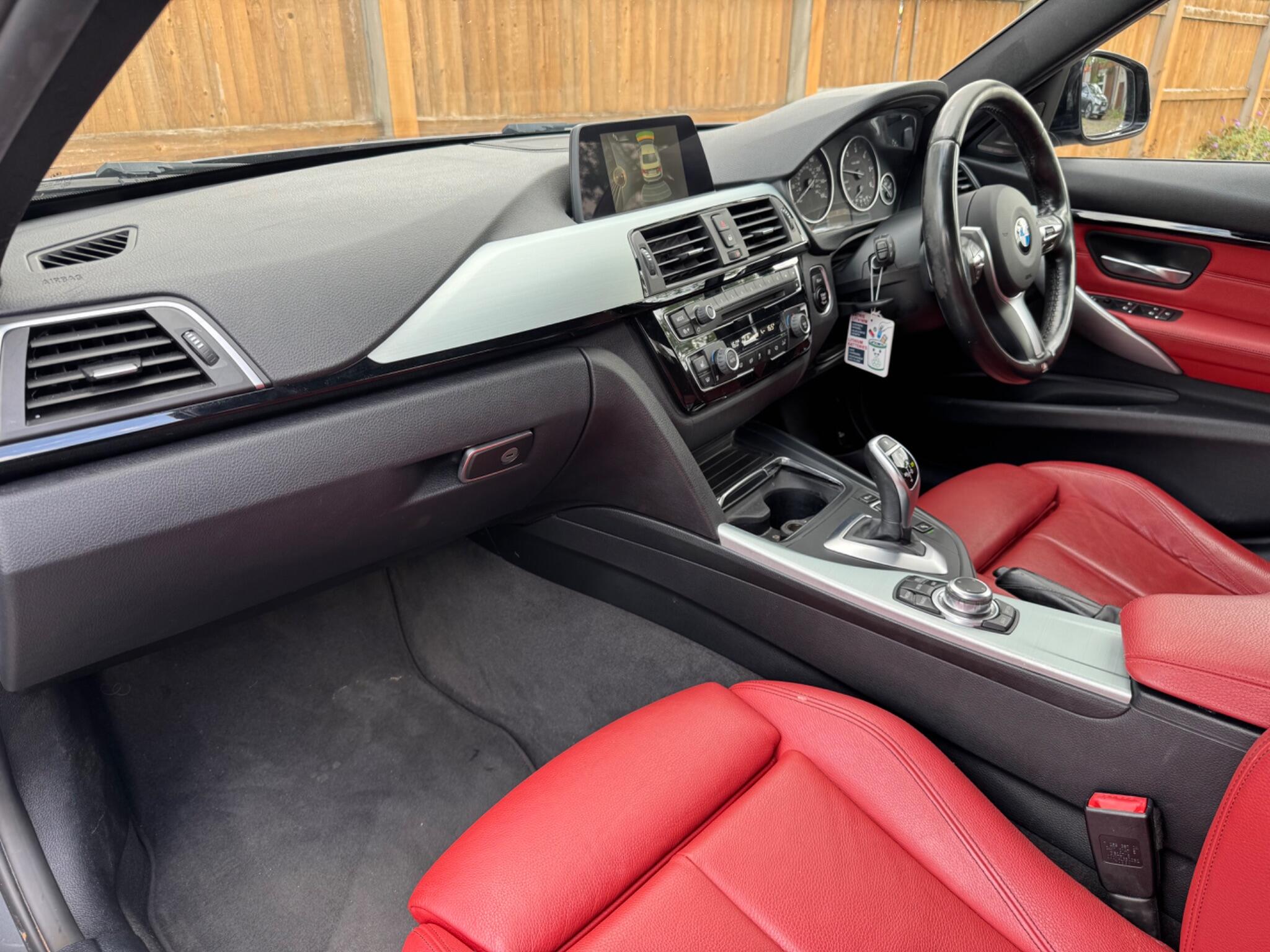 BMW 3 Series view 16