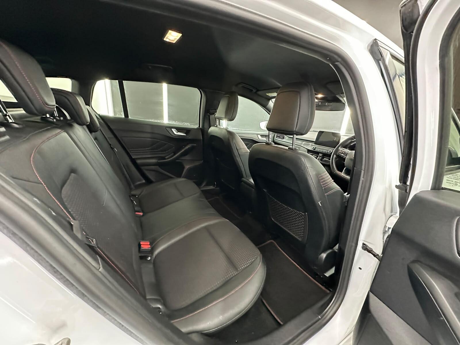 Ford Focus view 25
