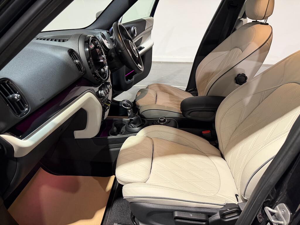 Mini Countryman view 5