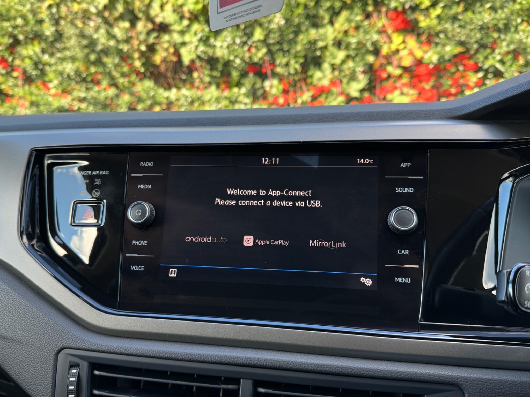 Volkswagen Polo view 10
