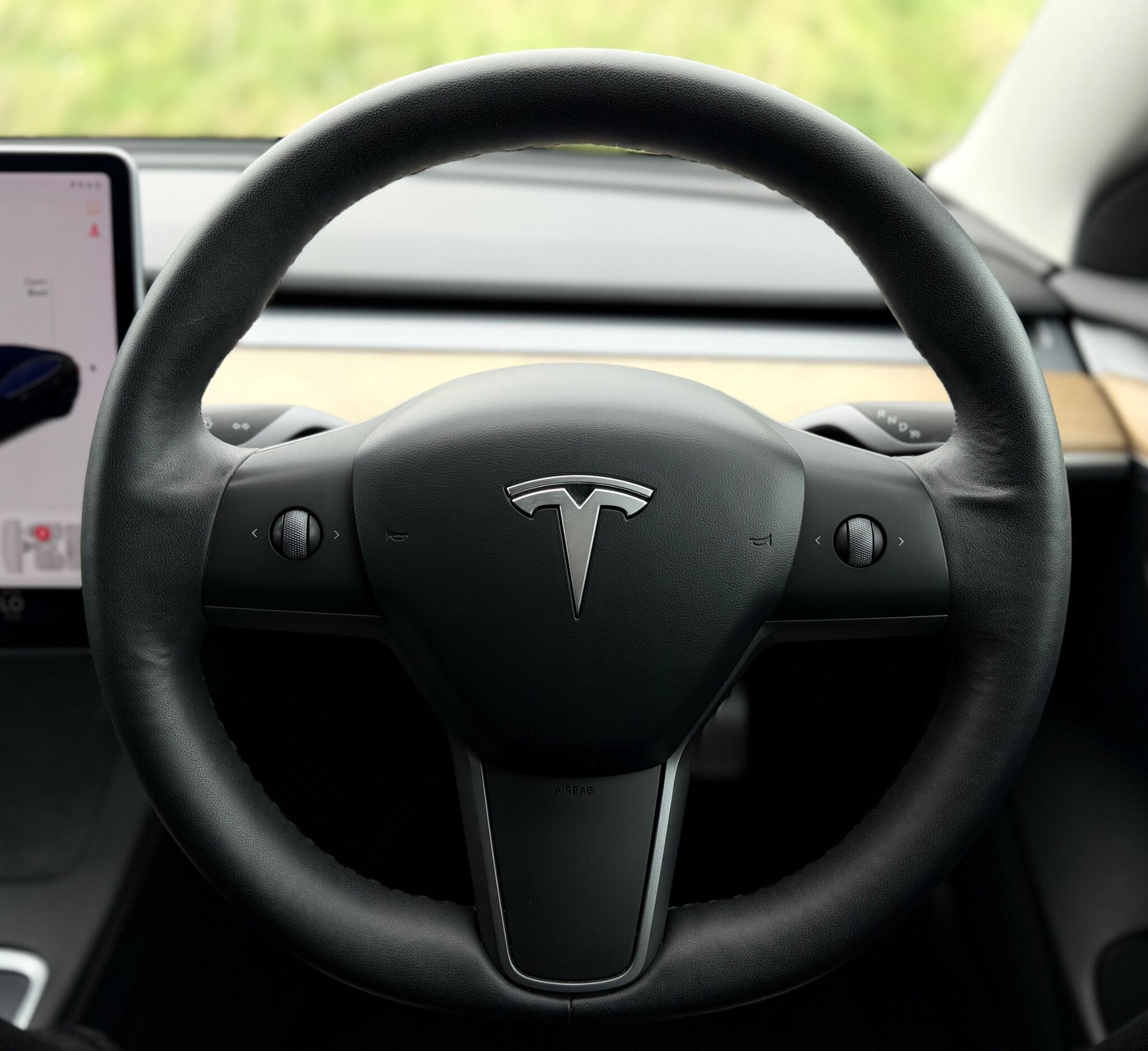 Tesla Model 3 view 4