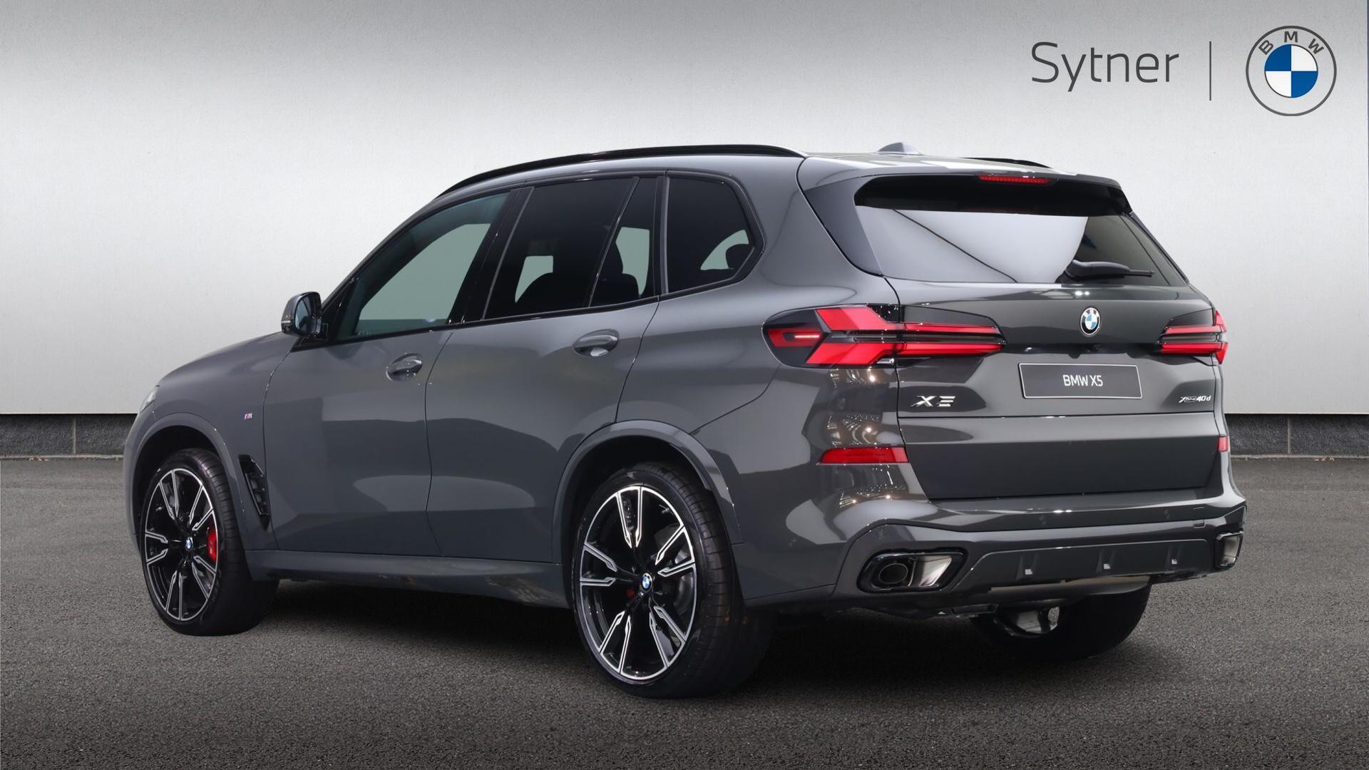 BMW X5 view 2