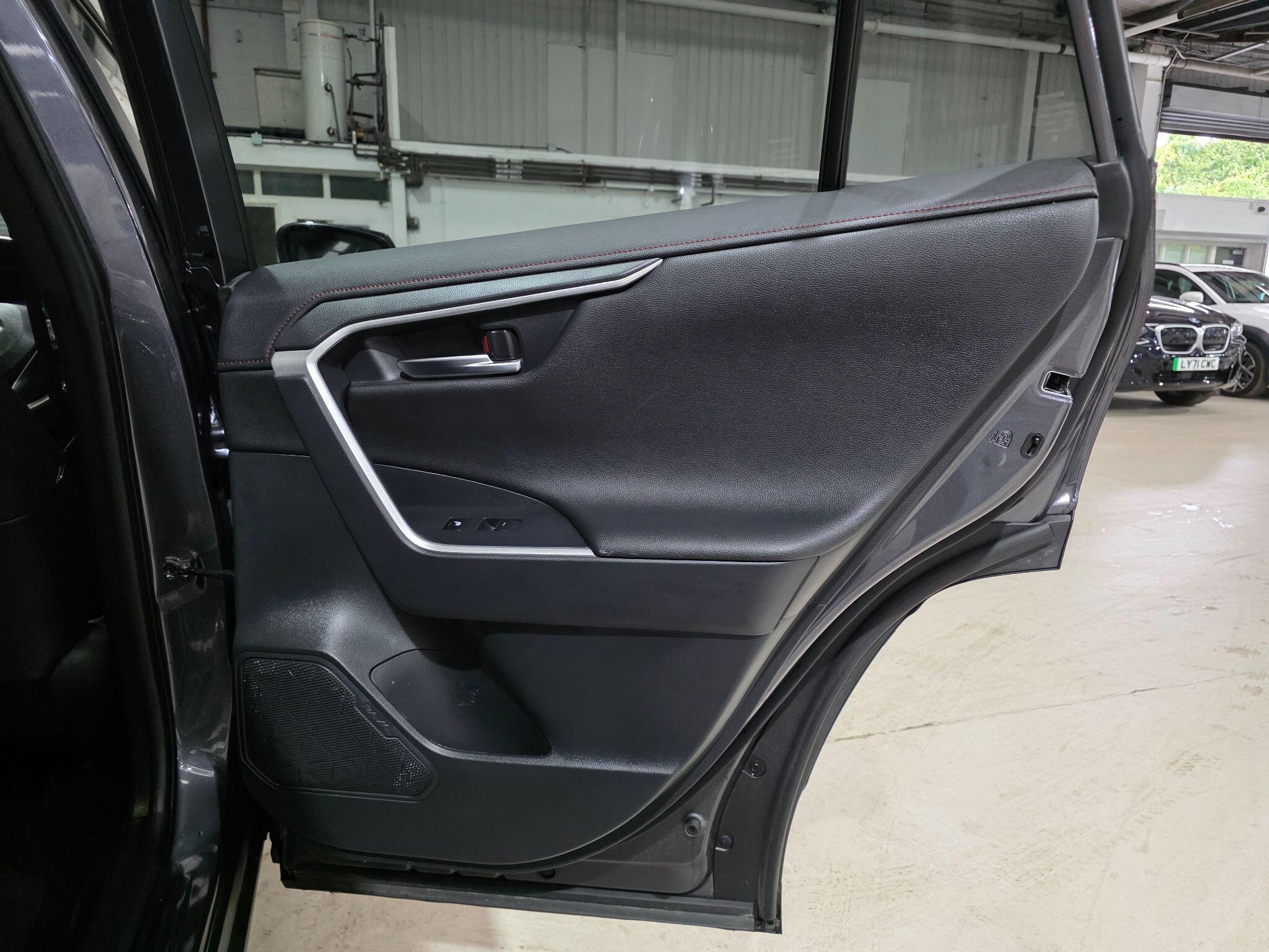 Toyota Rav4 view 21