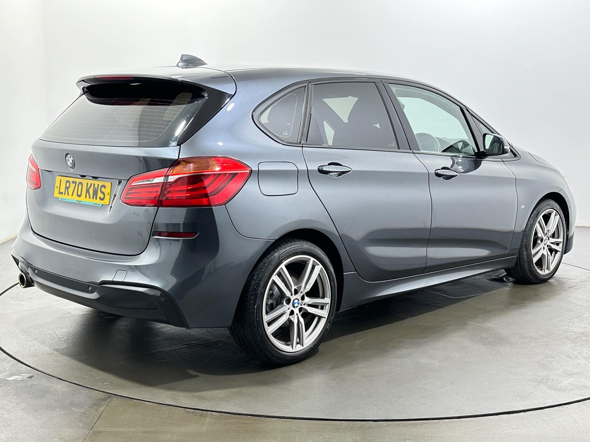 BMW 2 Series view 8
