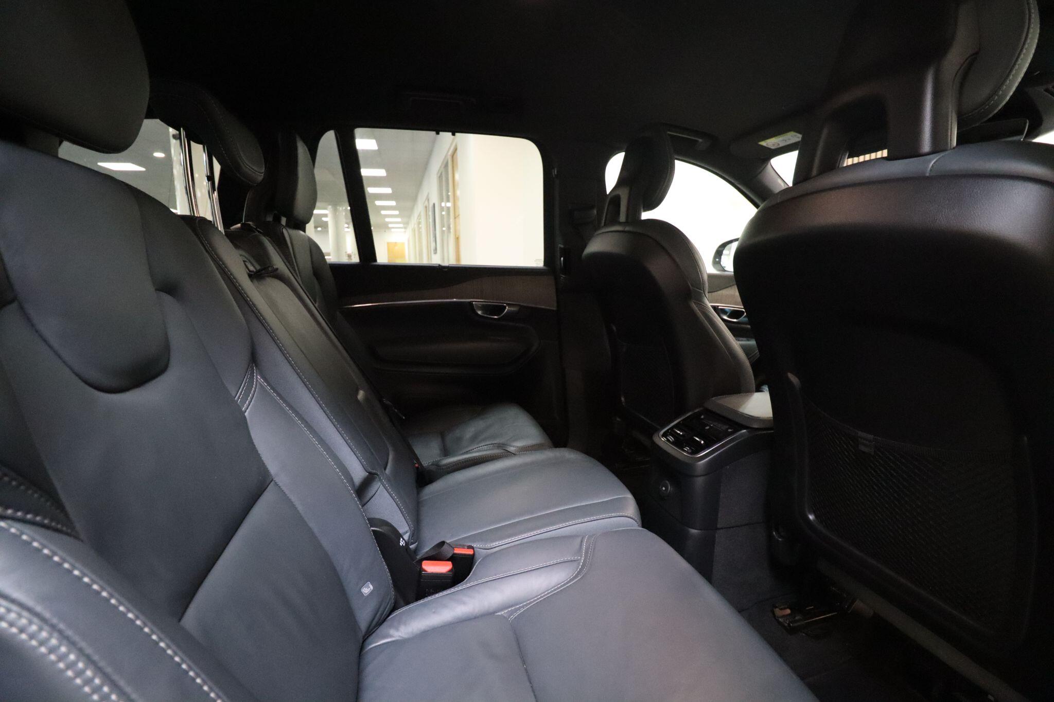 Volvo XC90 view 14