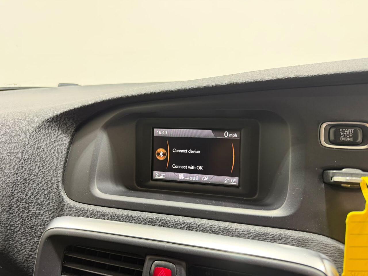 Volvo V40 view 26