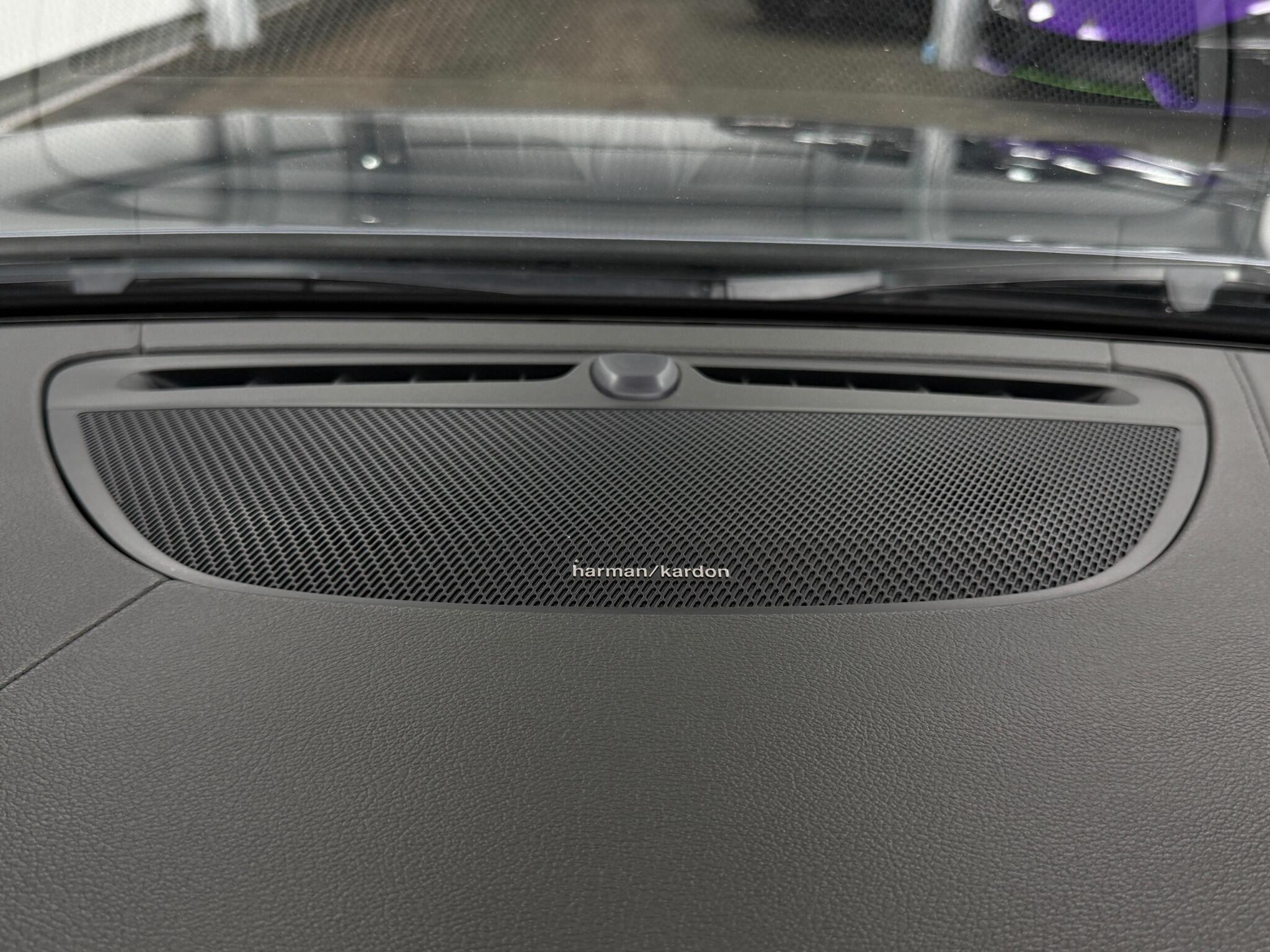 Volvo S90 view 23