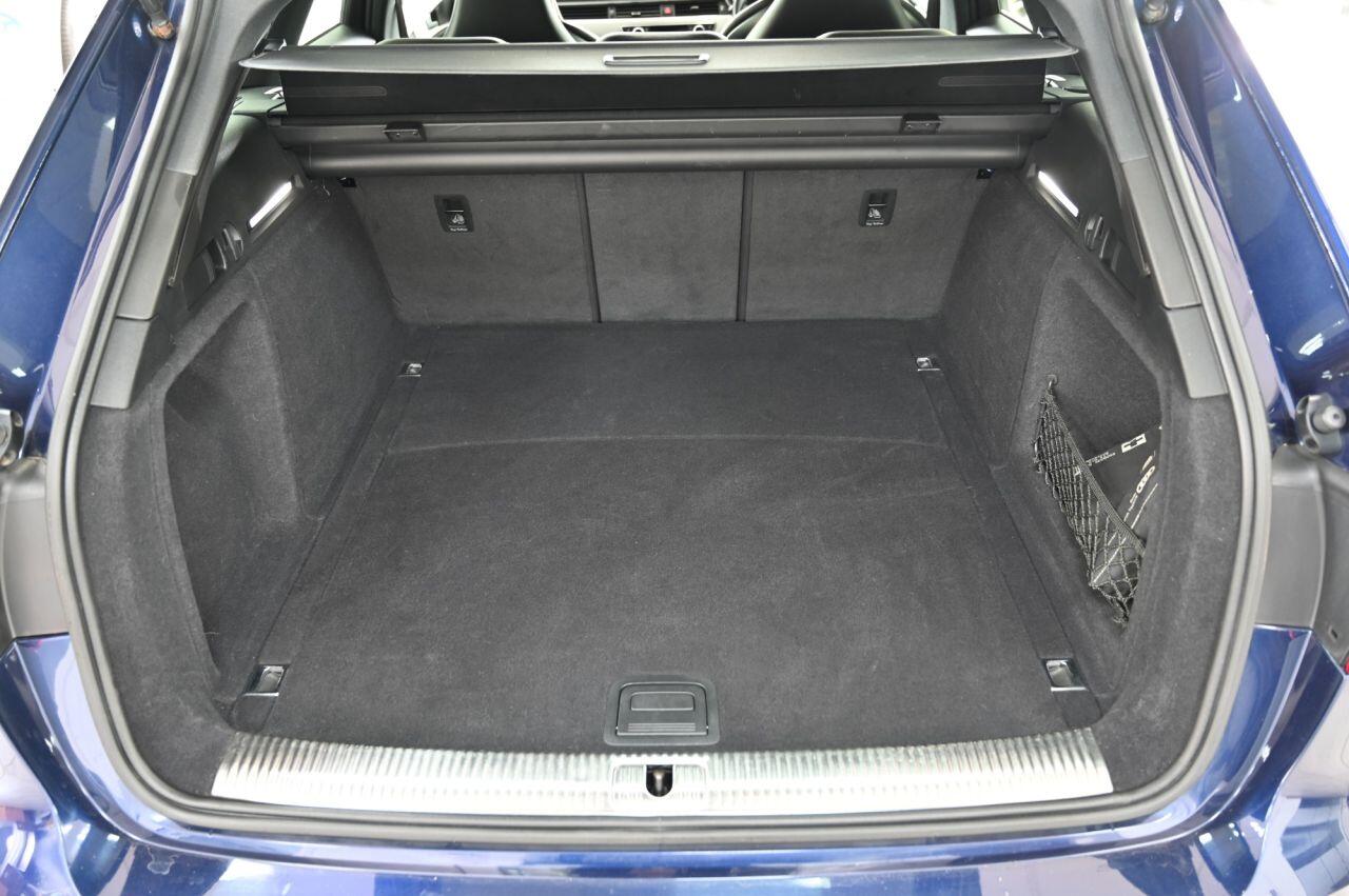 Audi S4 Avant view 8