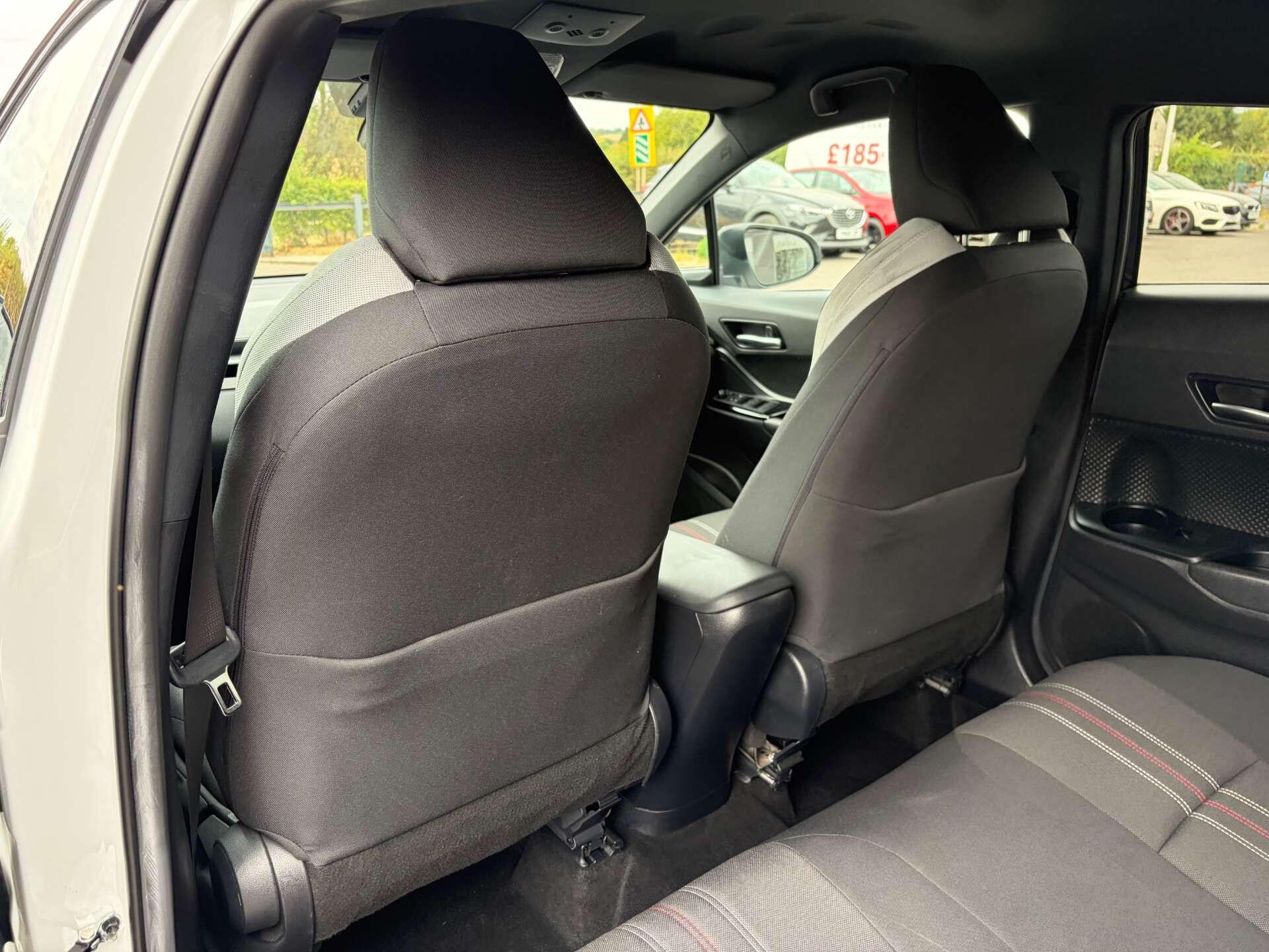 Toyota C-HR view 22