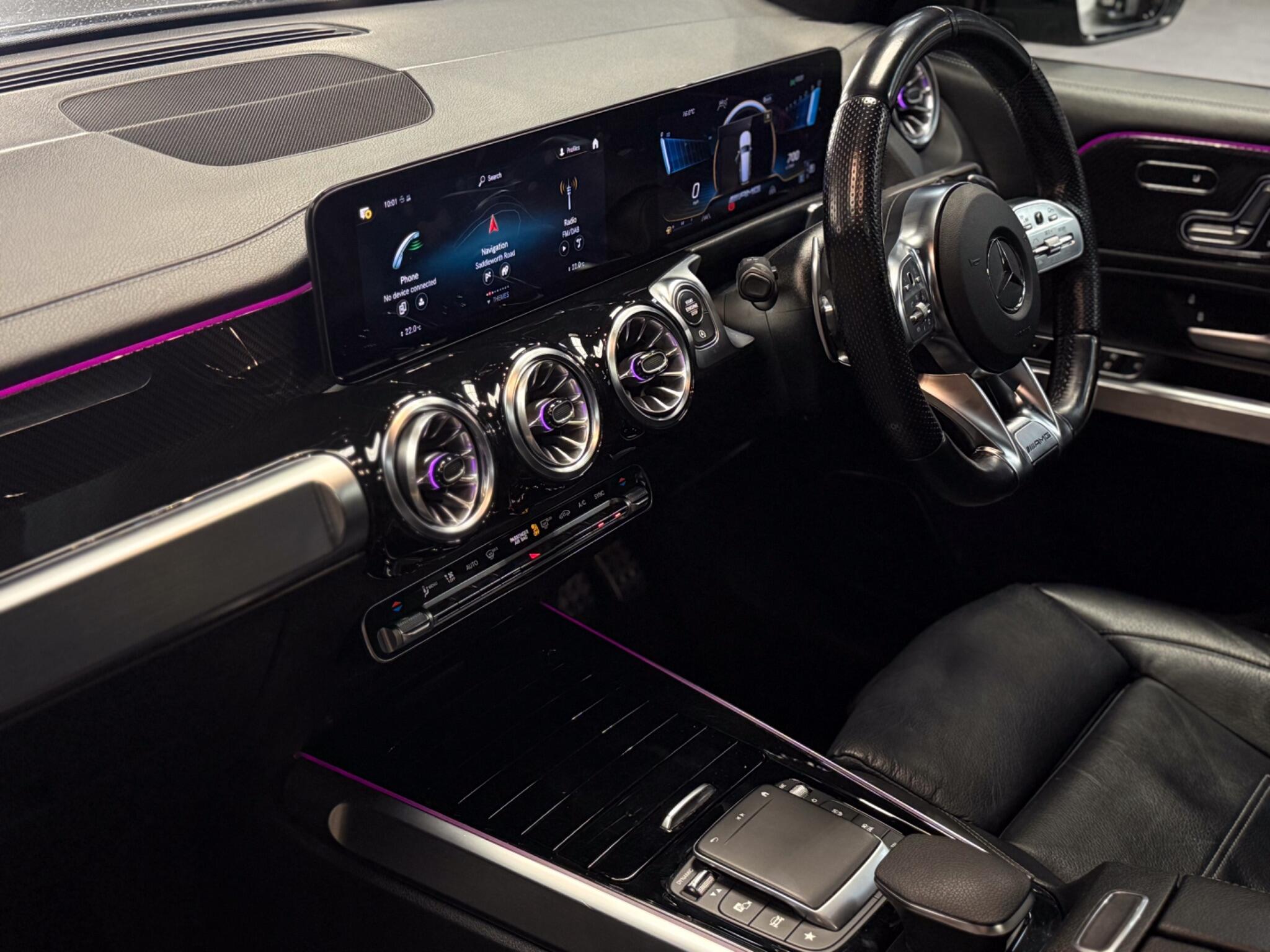 Mercedes-Benz GLB view 40