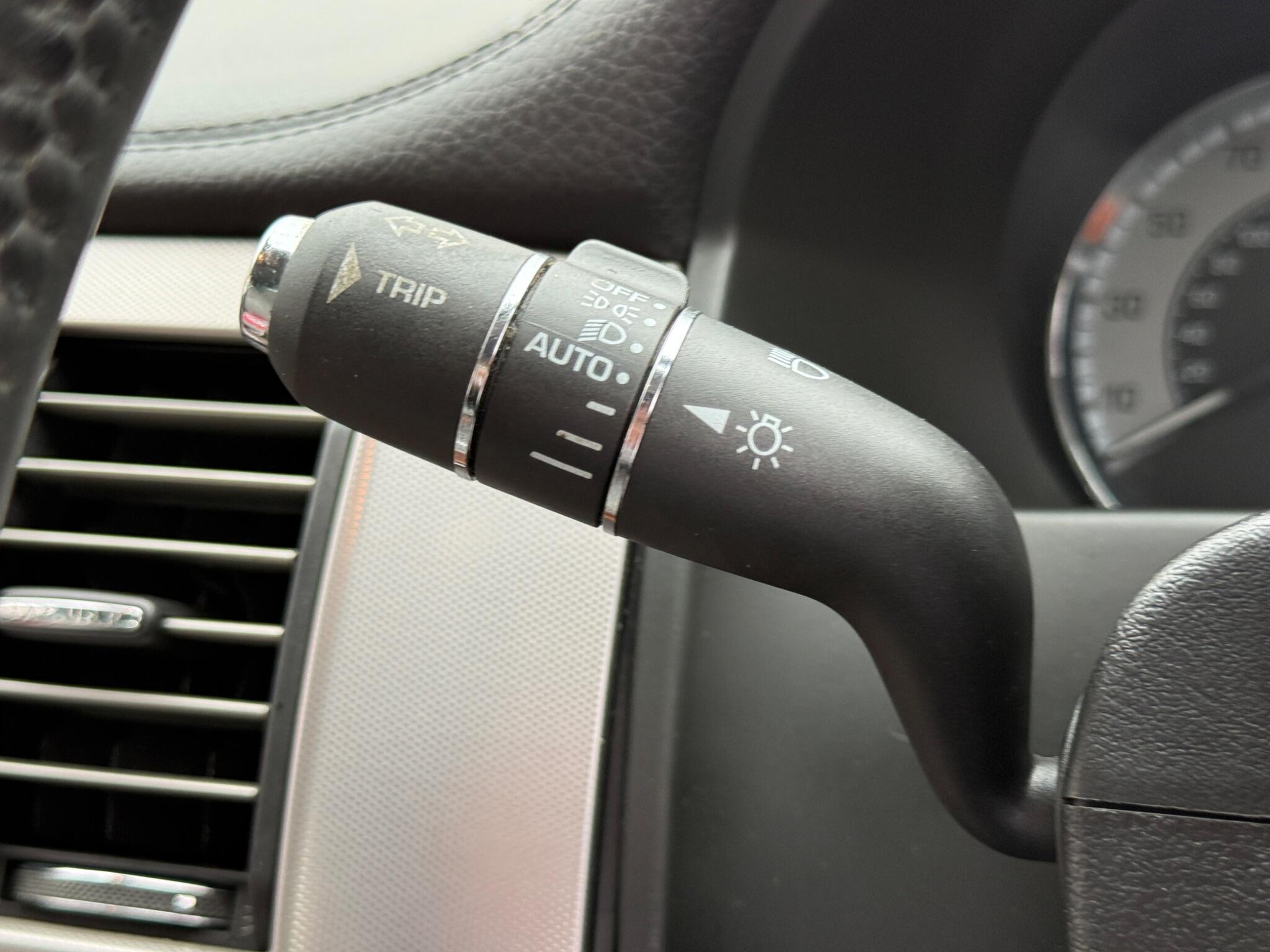 Jaguar XF - Image 61