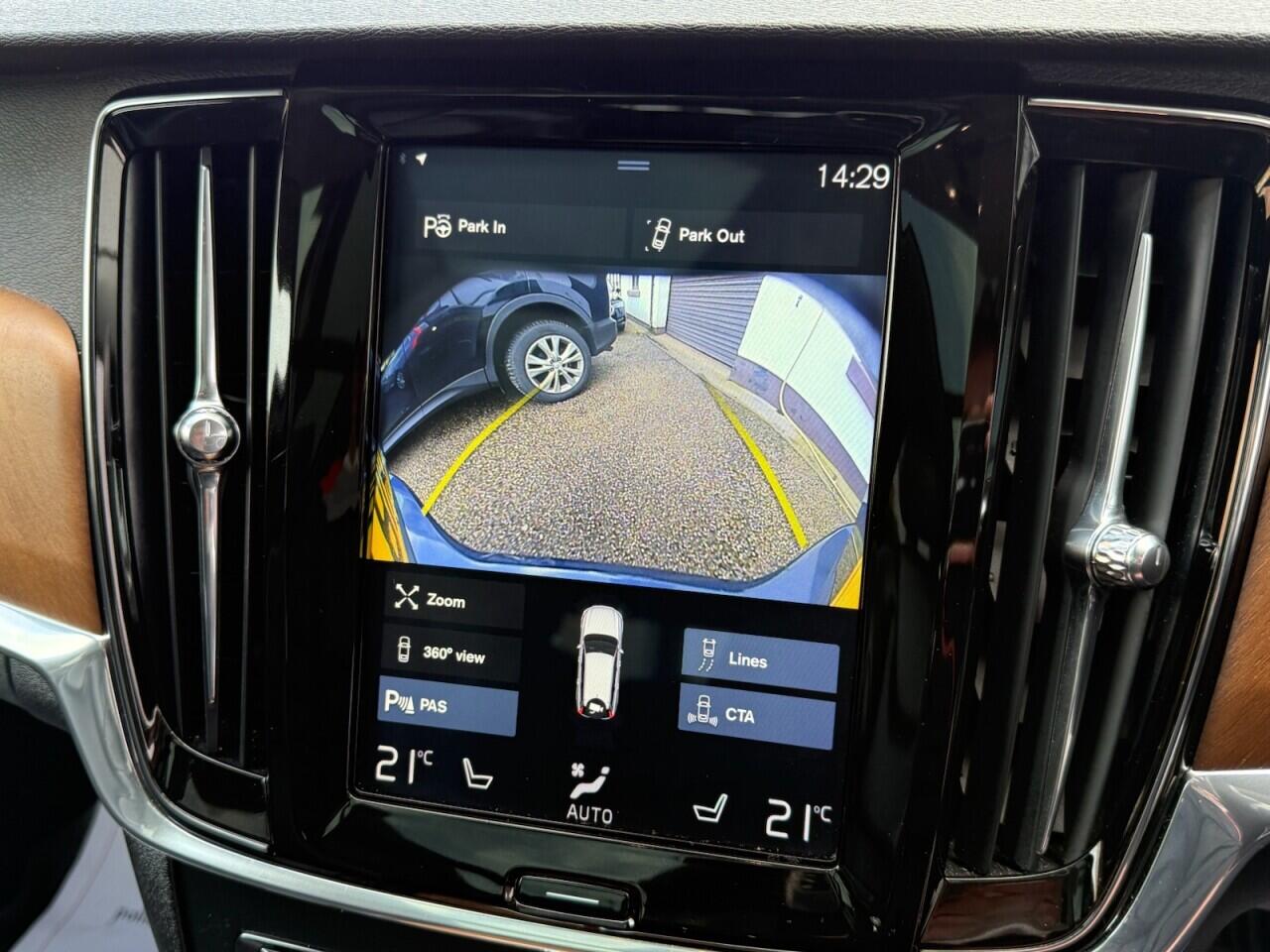 Volvo V90 view 25