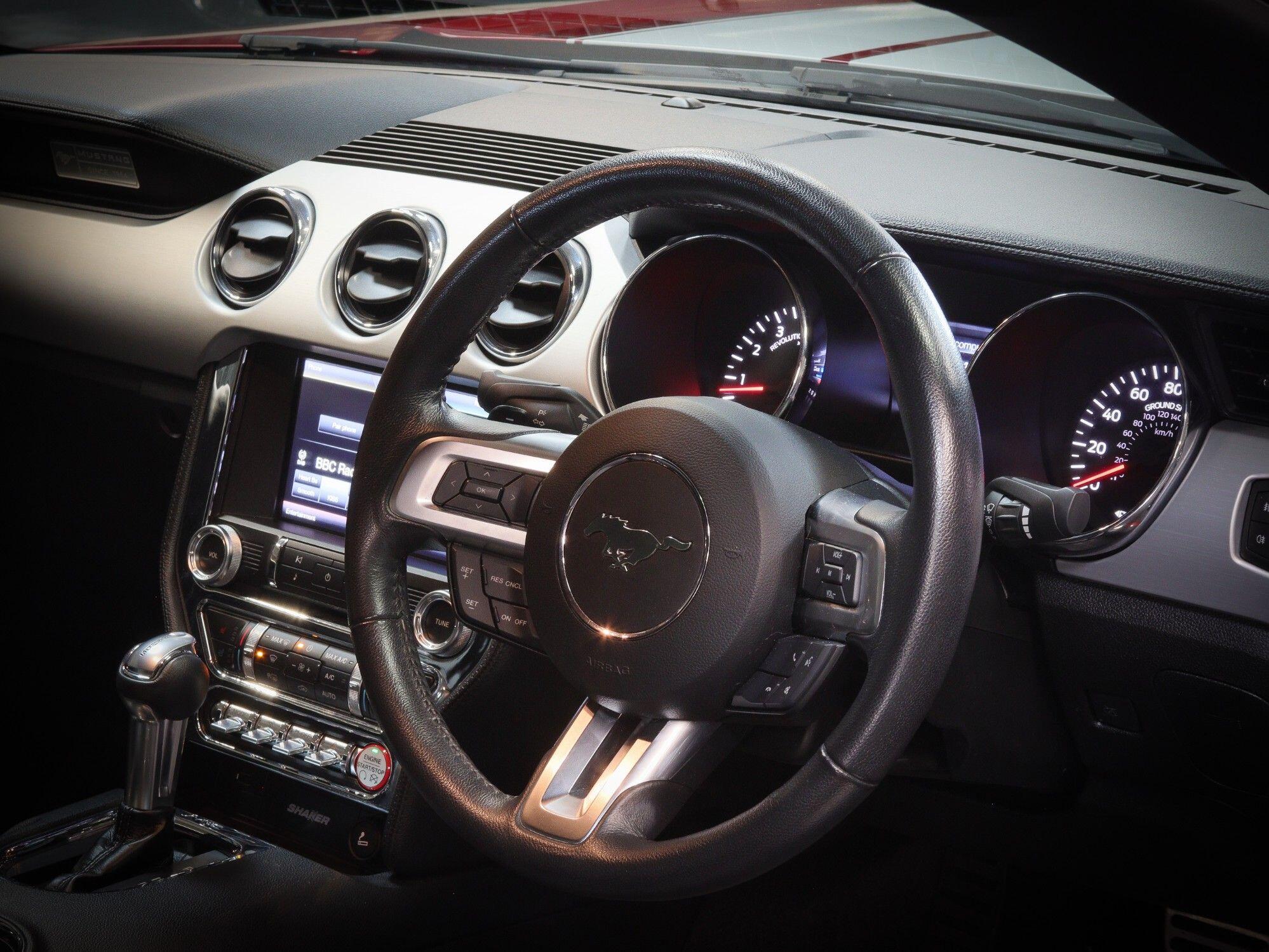 Ford Mustang view 40