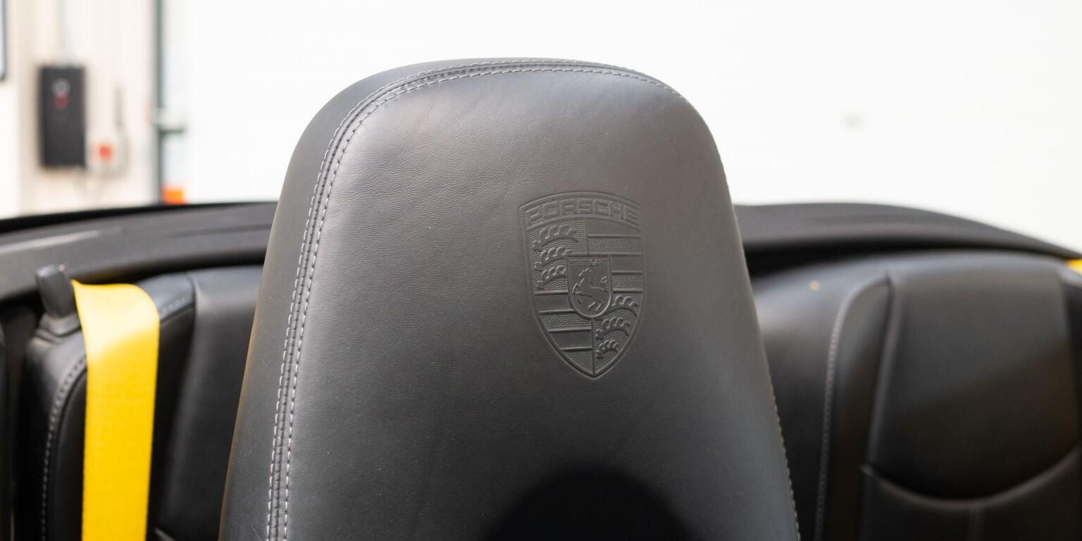 Porsche 911 view 27