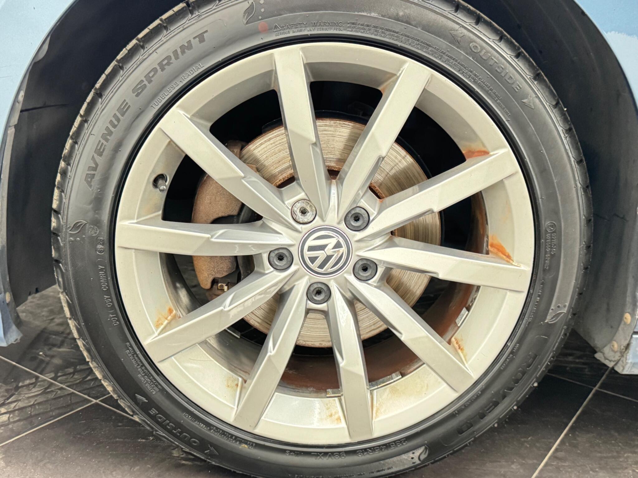 Volkswagen Passat view 61