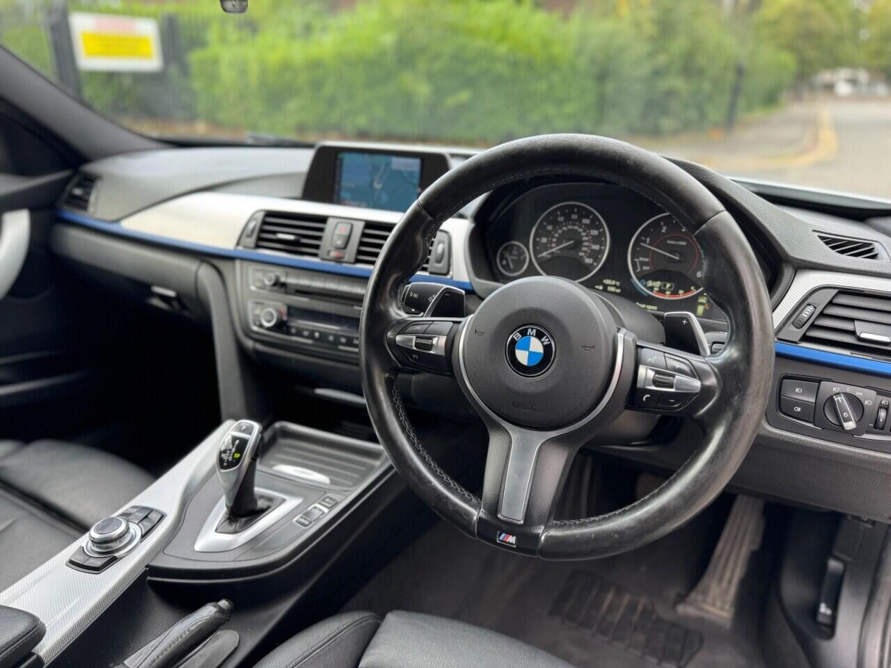 BMW 3 Series view 11