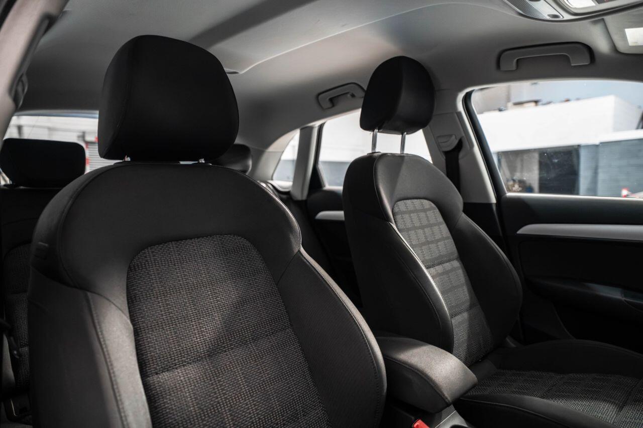 Audi Q3 view 12