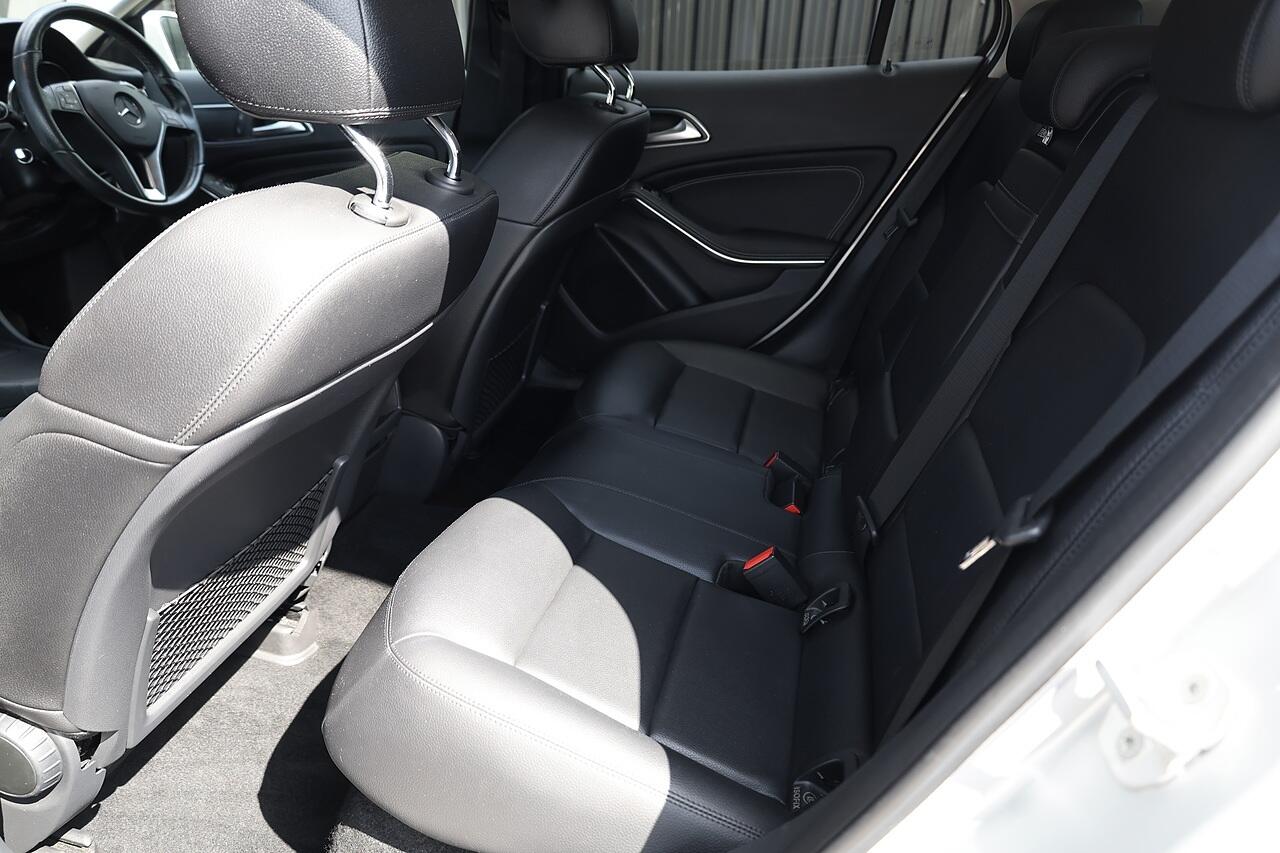 Mercedes-Benz Gla view 9