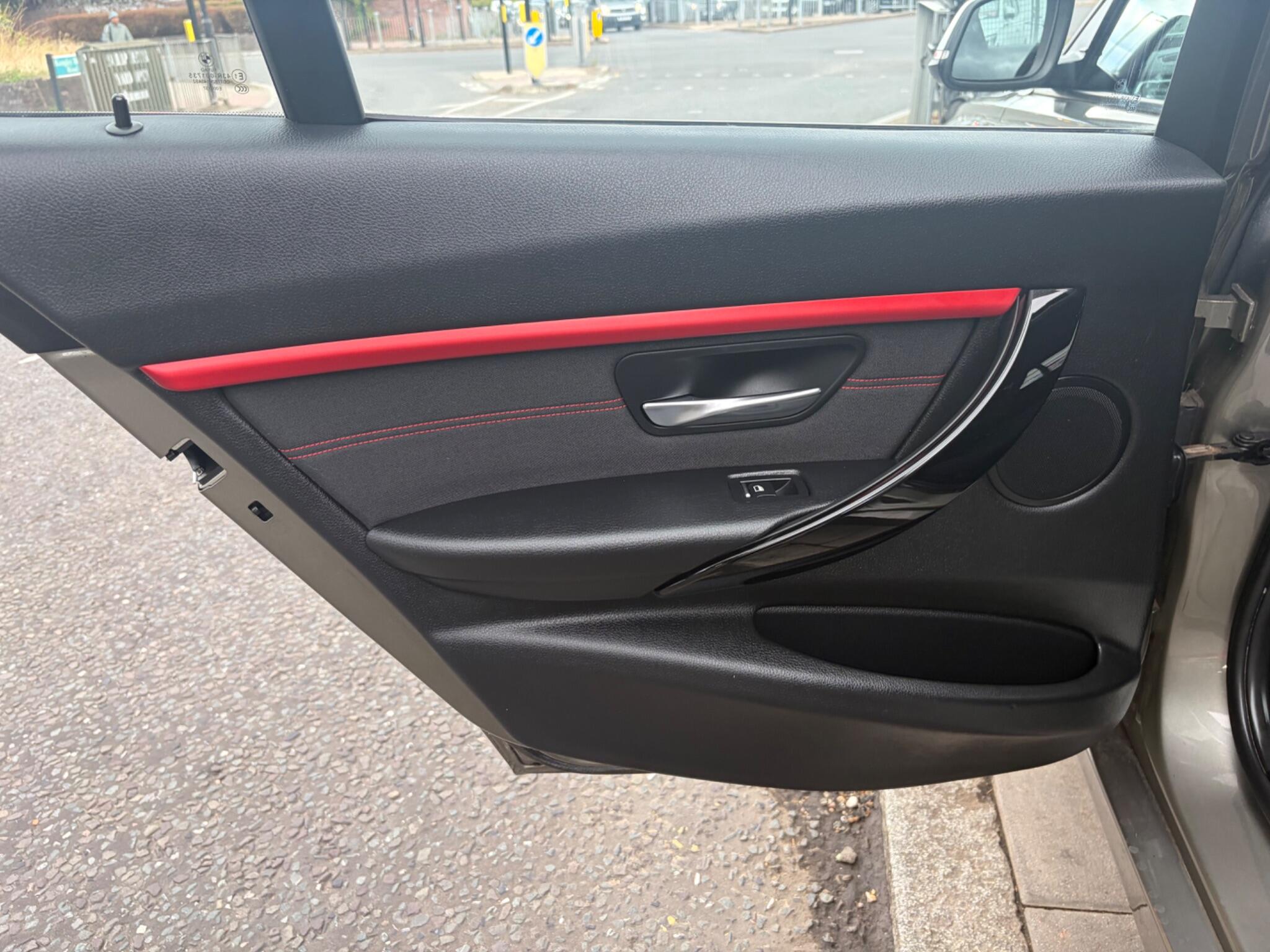BMW 3 Series view 74