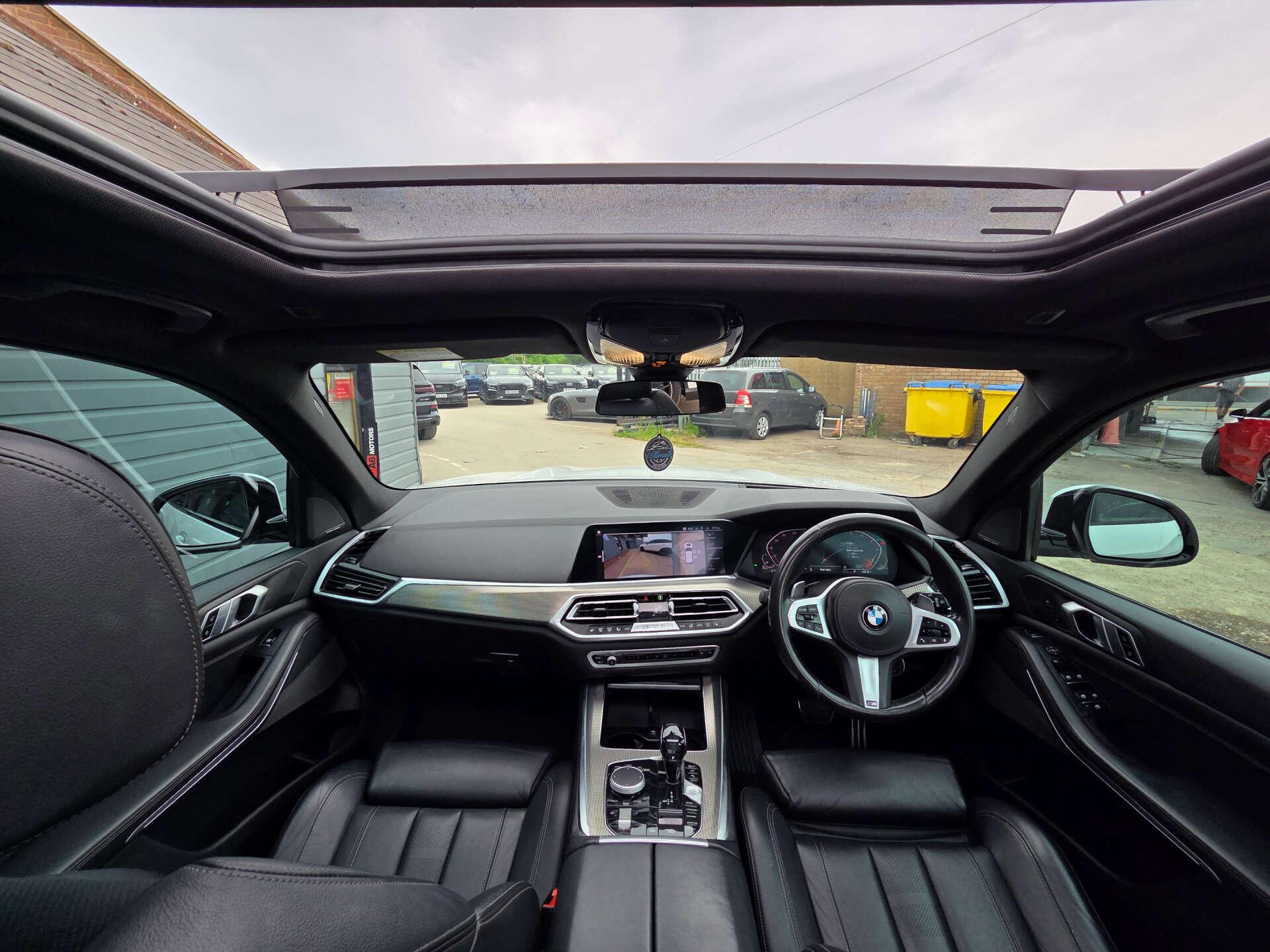 BMW X5 view 19