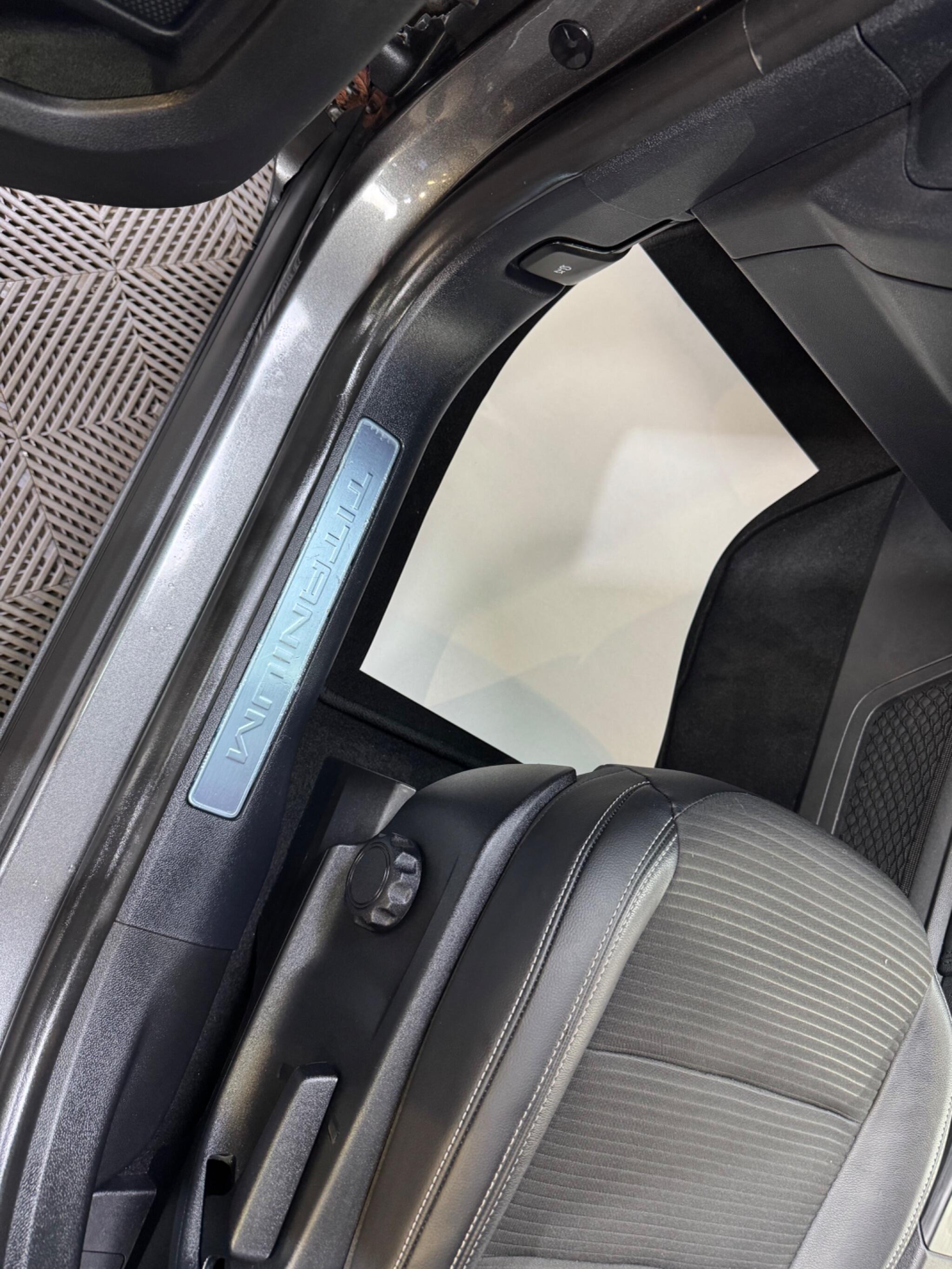 Ford Kuga view 53