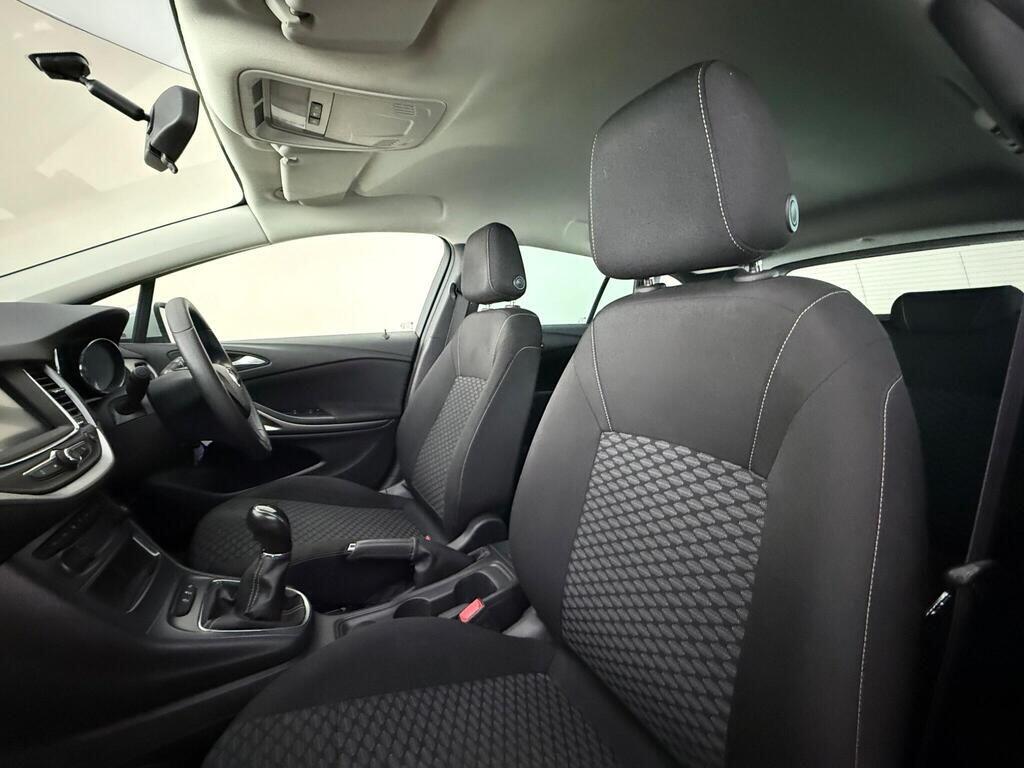 Vauxhall Astra view 24
