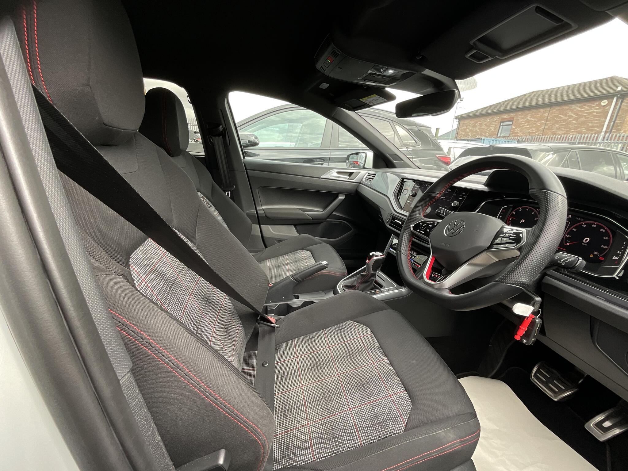 Volkswagen Polo view 9