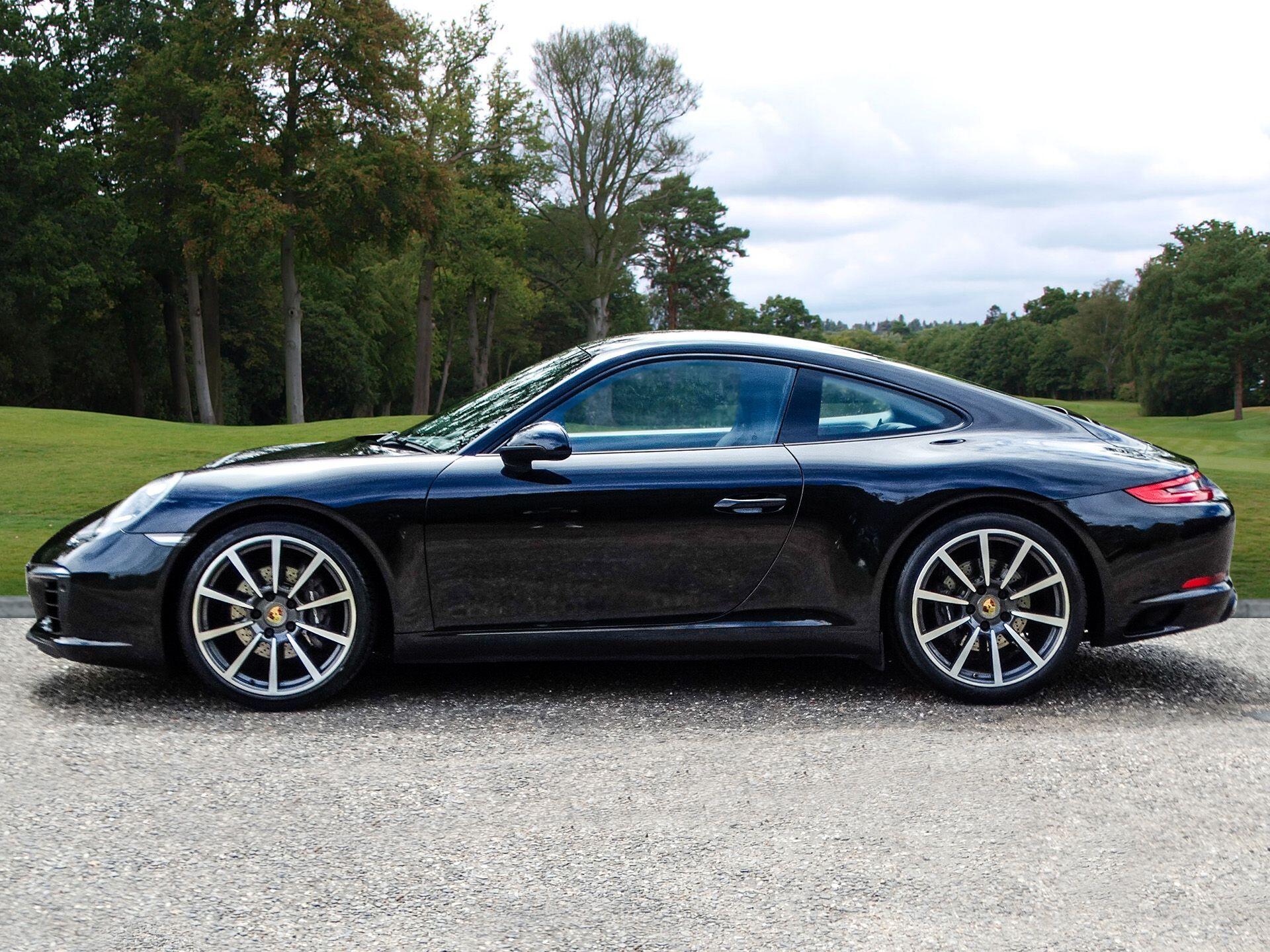 Porsche 911 view 2