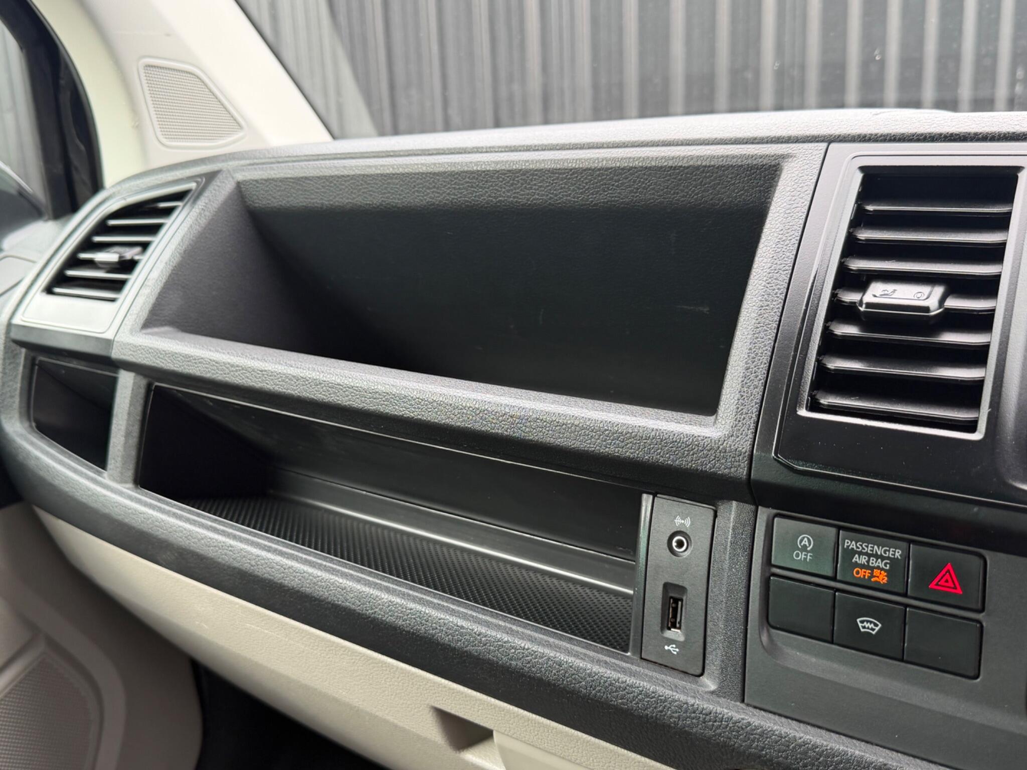 Volkswagen Transporter view 39