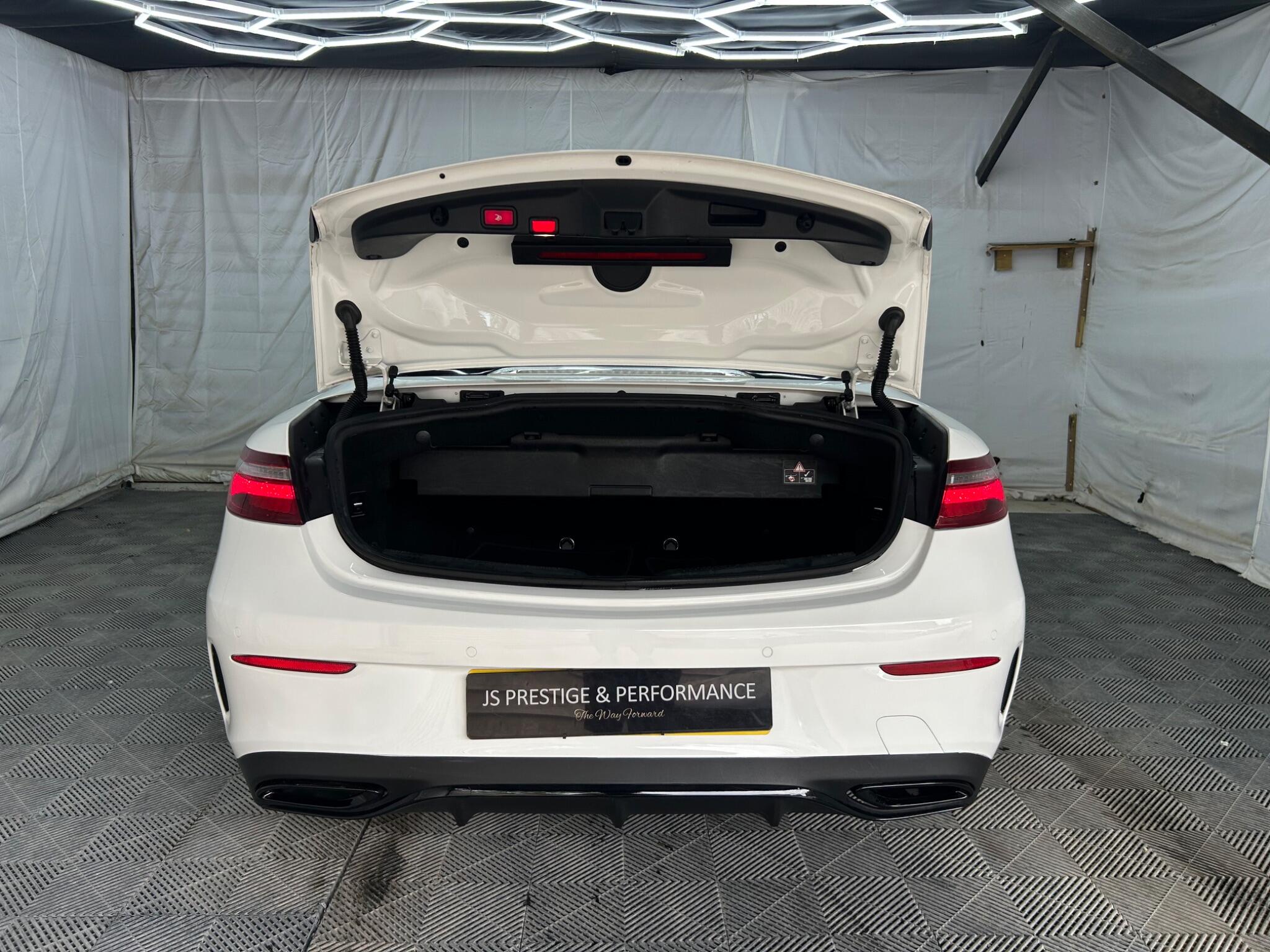 Mercedes-Benz E-Class view 41