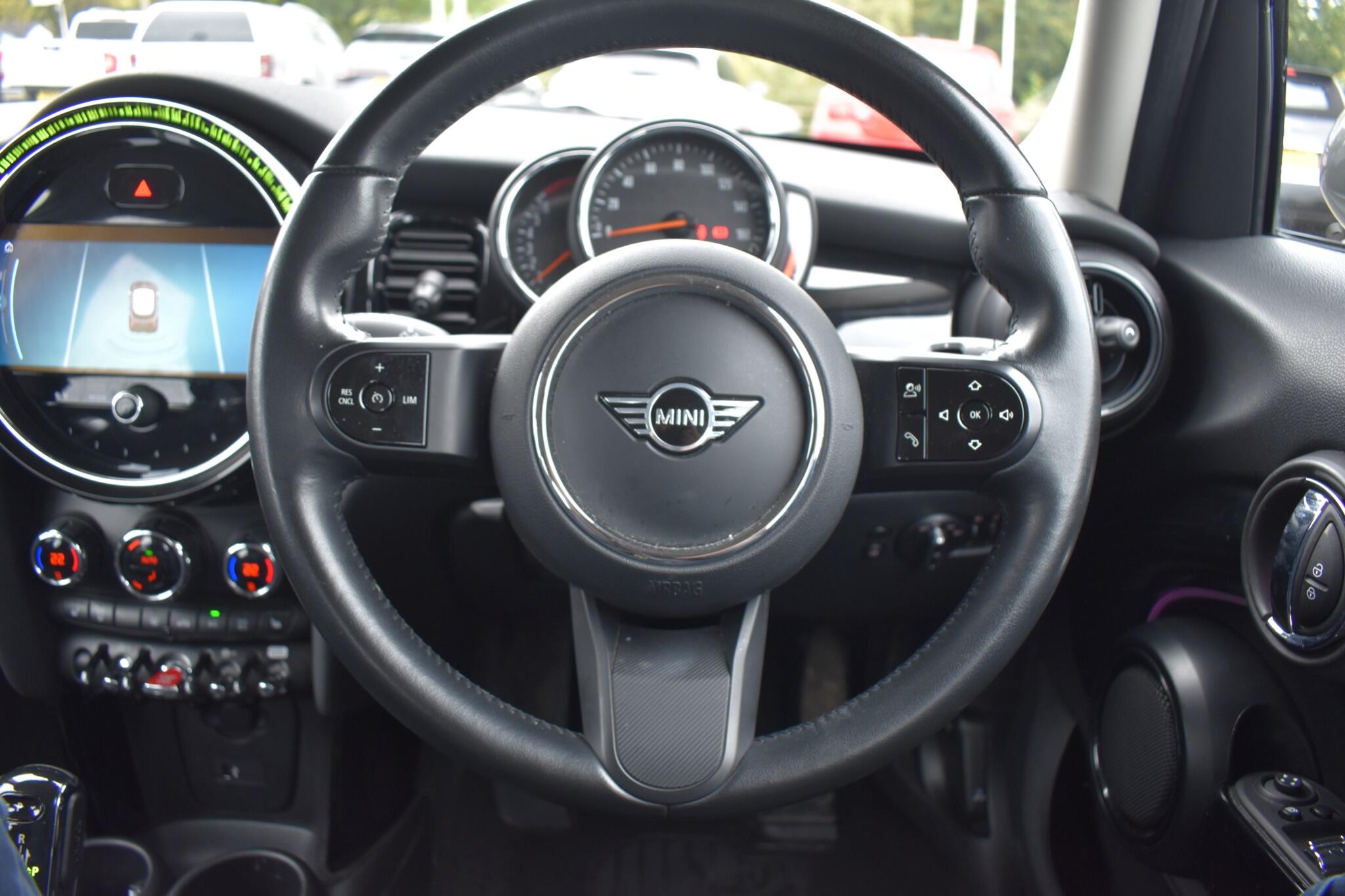 Hatch - 1.5 Cooper Classic Steptronic Euro 6 (s/s) 5dr - Image 26