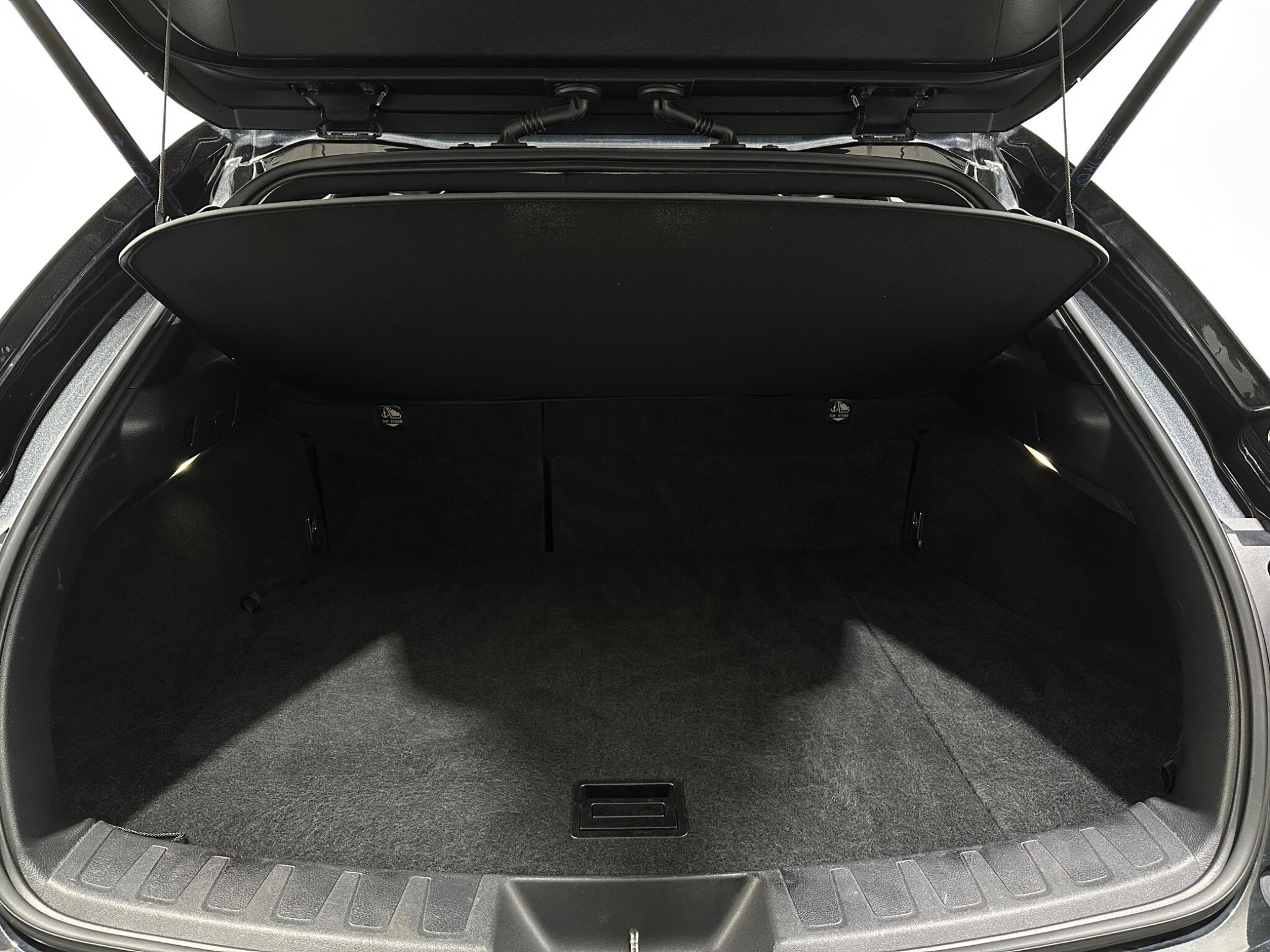 Lexus UX view 47