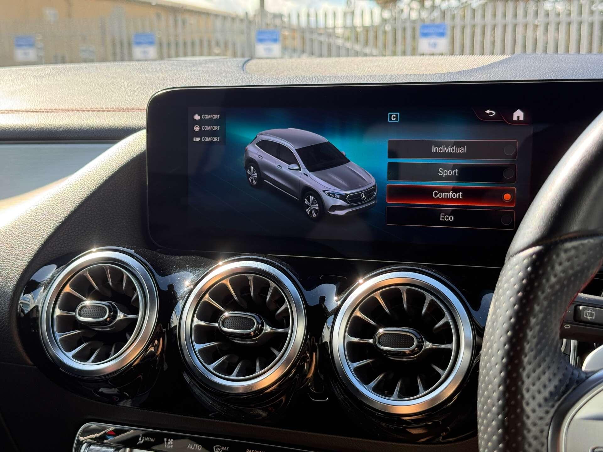 Mercedes-Benz EQA view 71
