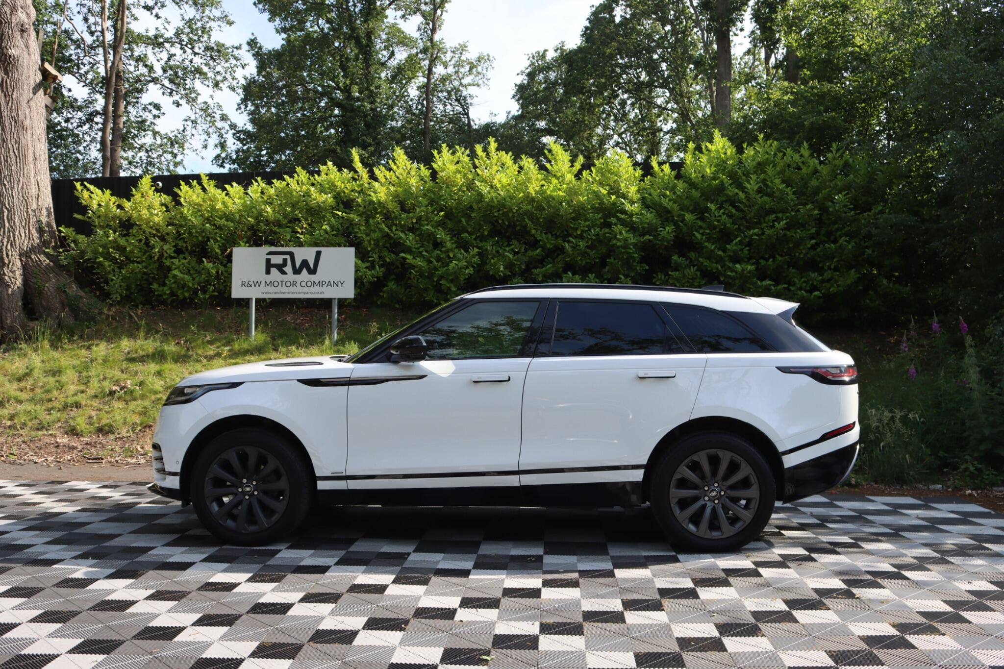 Land Rover Range Rover Velar view 13