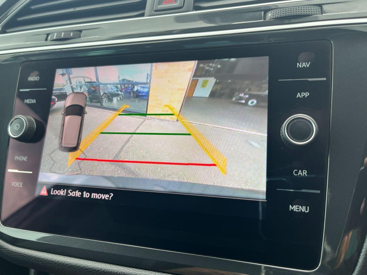 Volkswagen Tiguan view 21