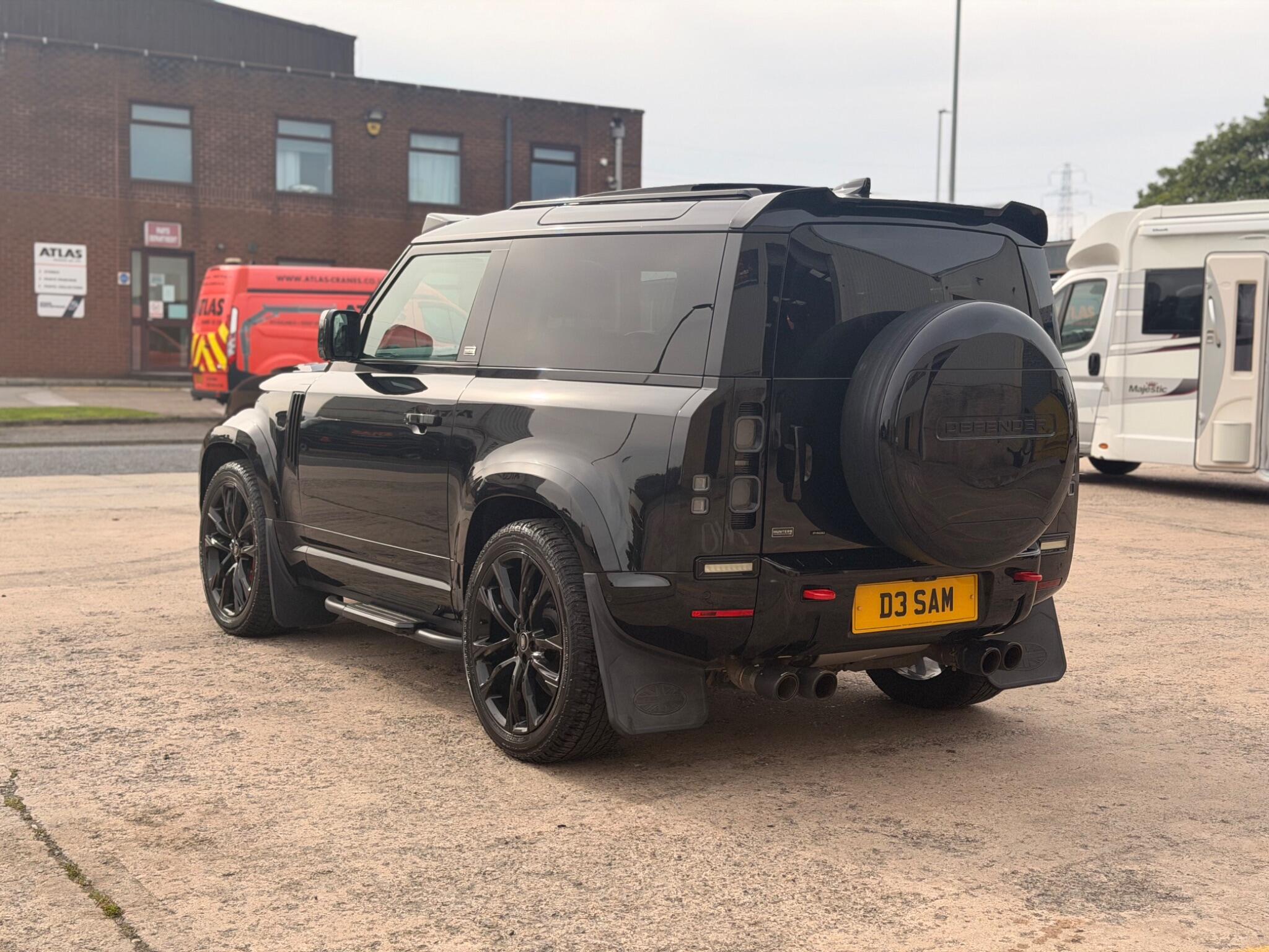 Land Rover Defender view 4