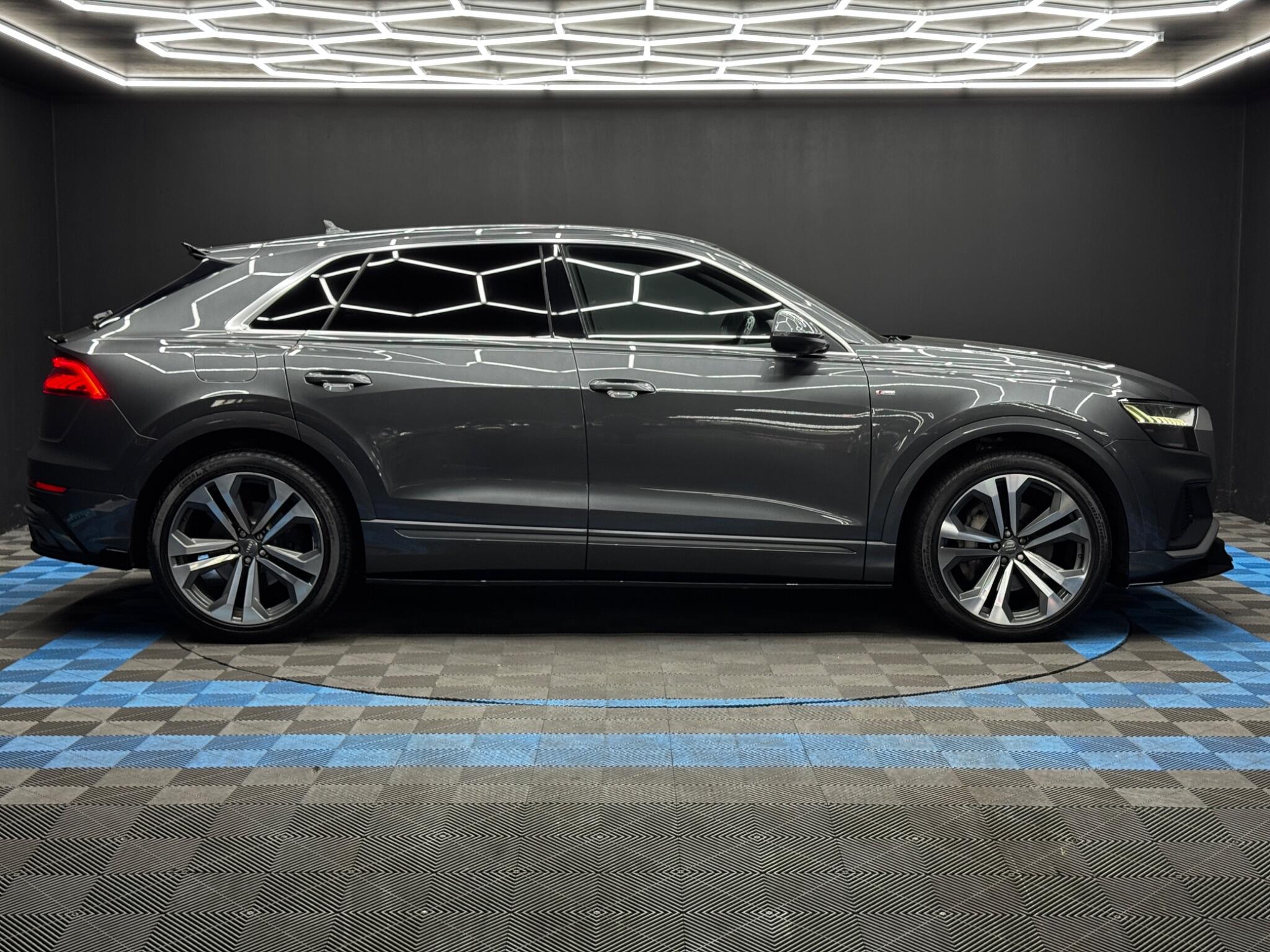 Audi Q8 view 4