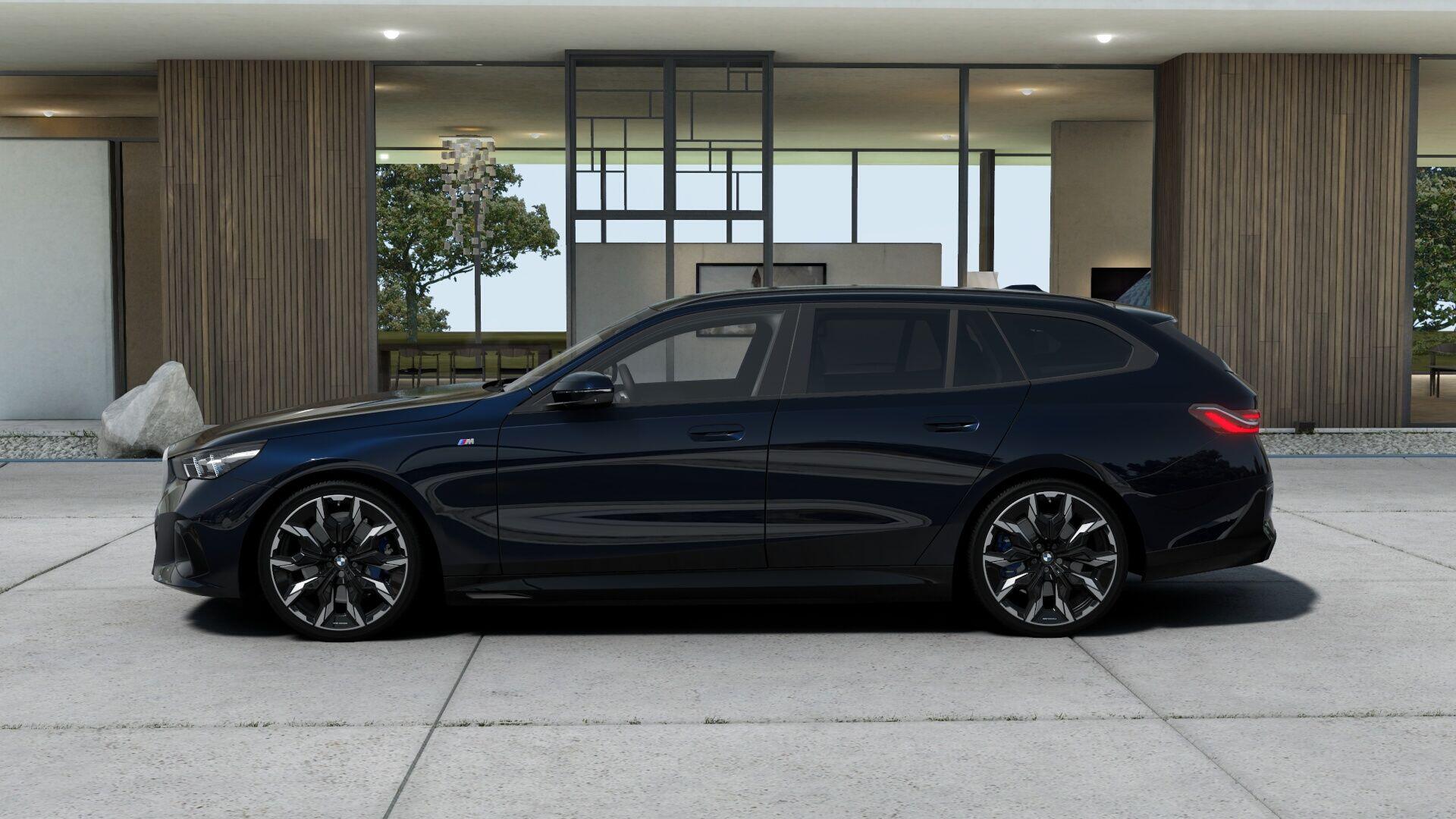 BMW 5 Series view 4