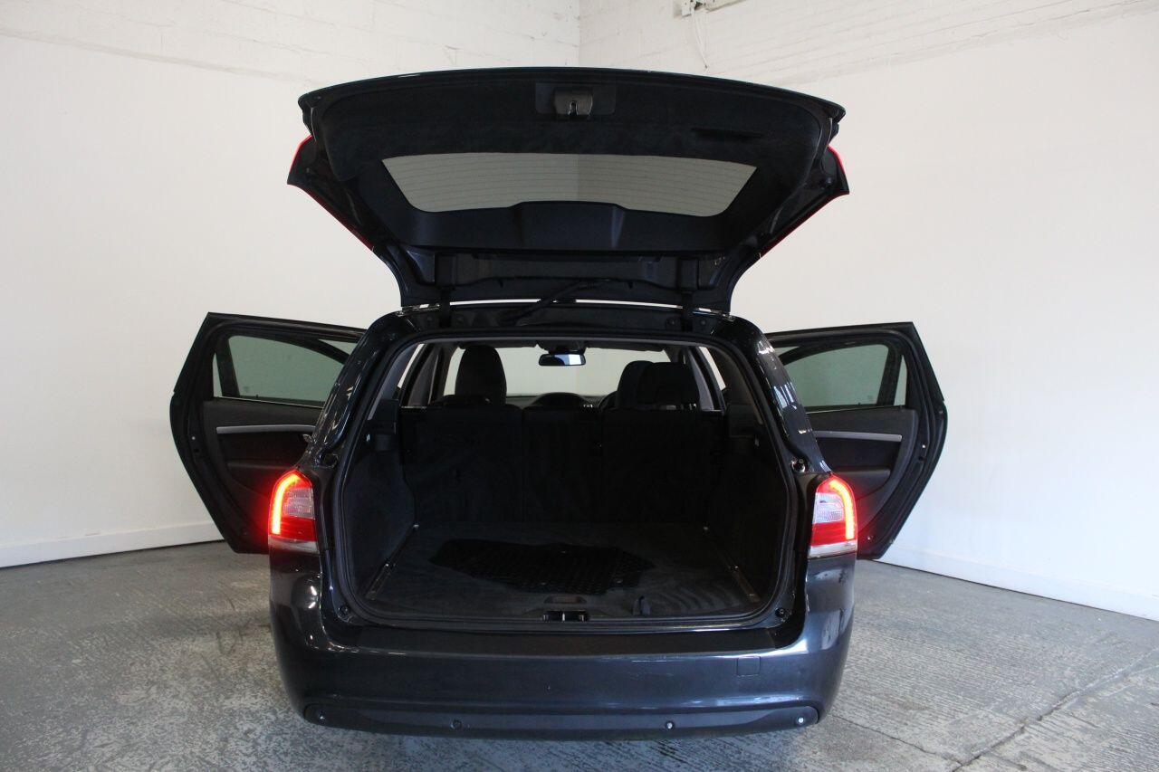 Volvo V70 view 22