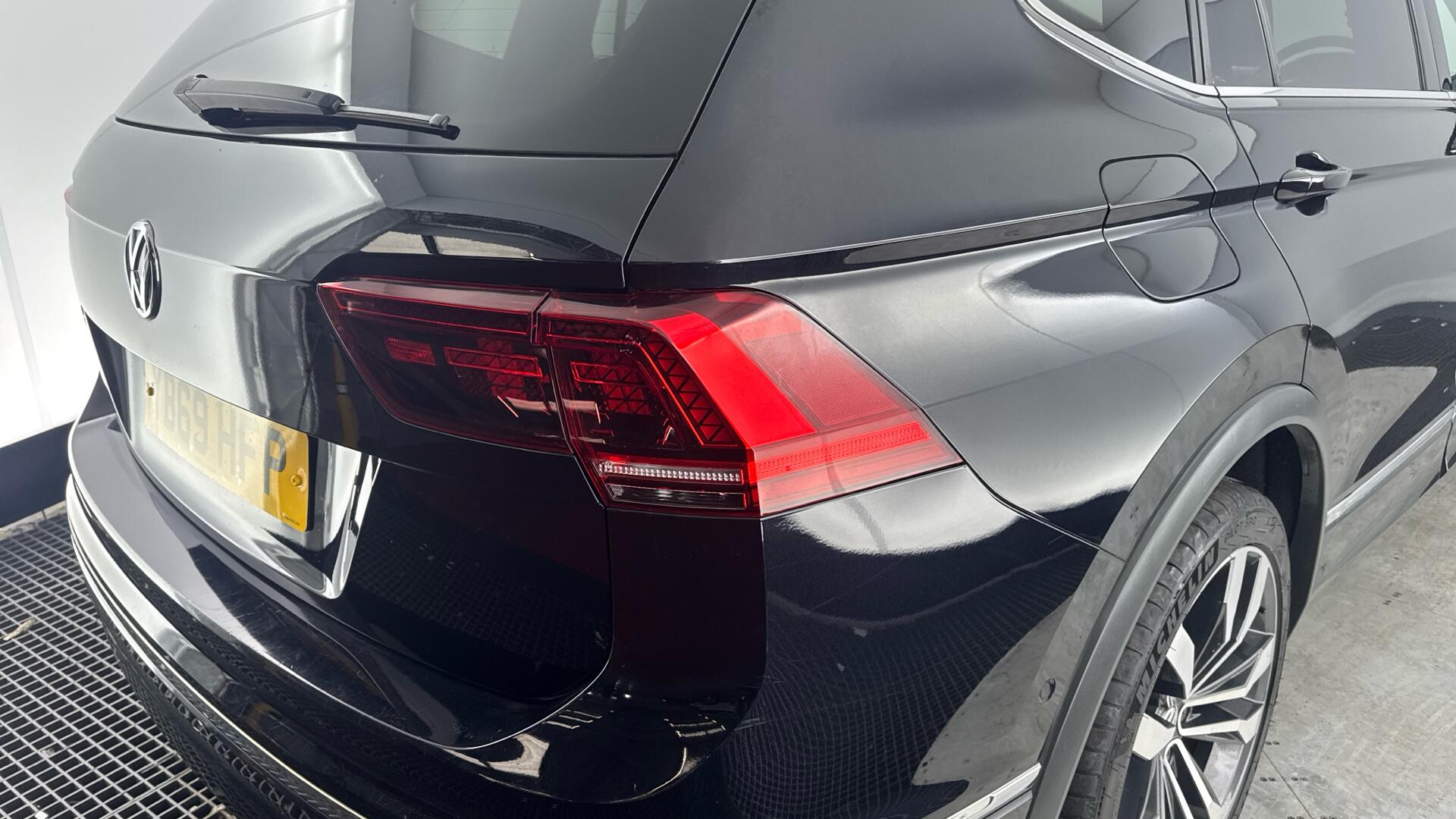 Volkswagen Tiguan Allspace view 21
