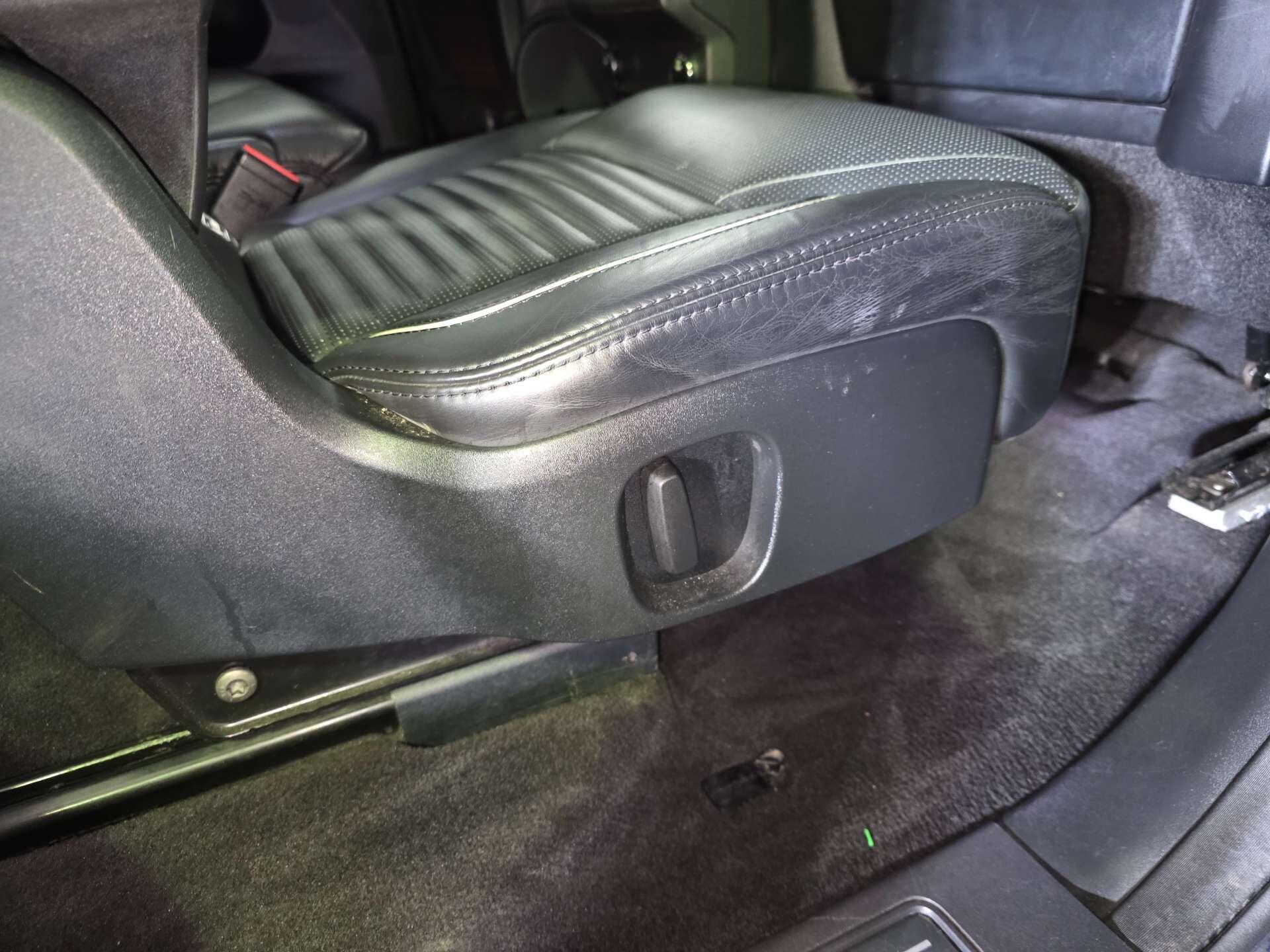 Land Rover Discovery view 63