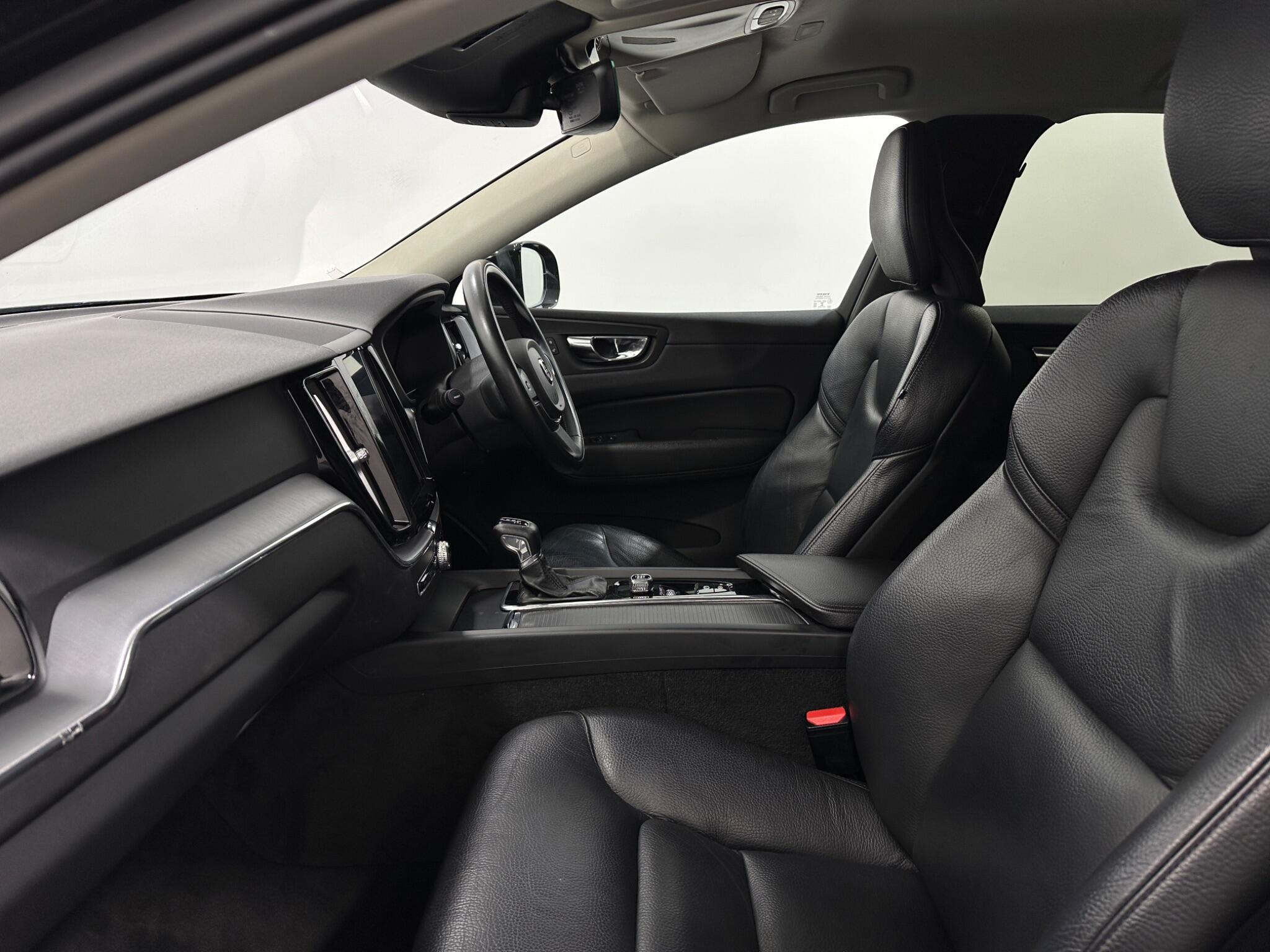 Volvo XC60 view 35