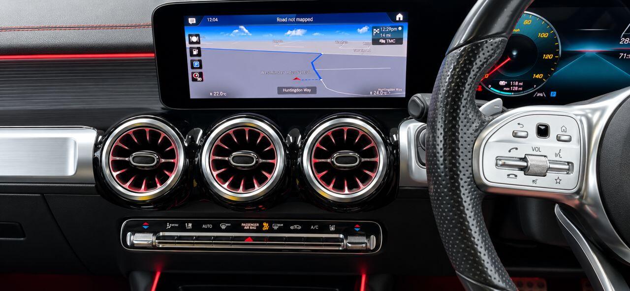 Mercedes-Benz EQB view 3