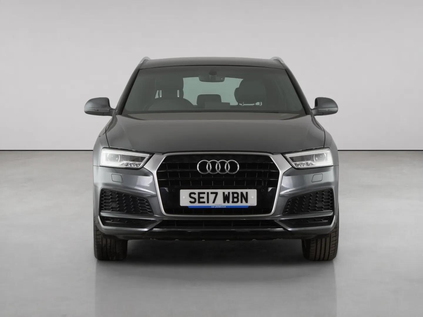 Audi Q3 view 5