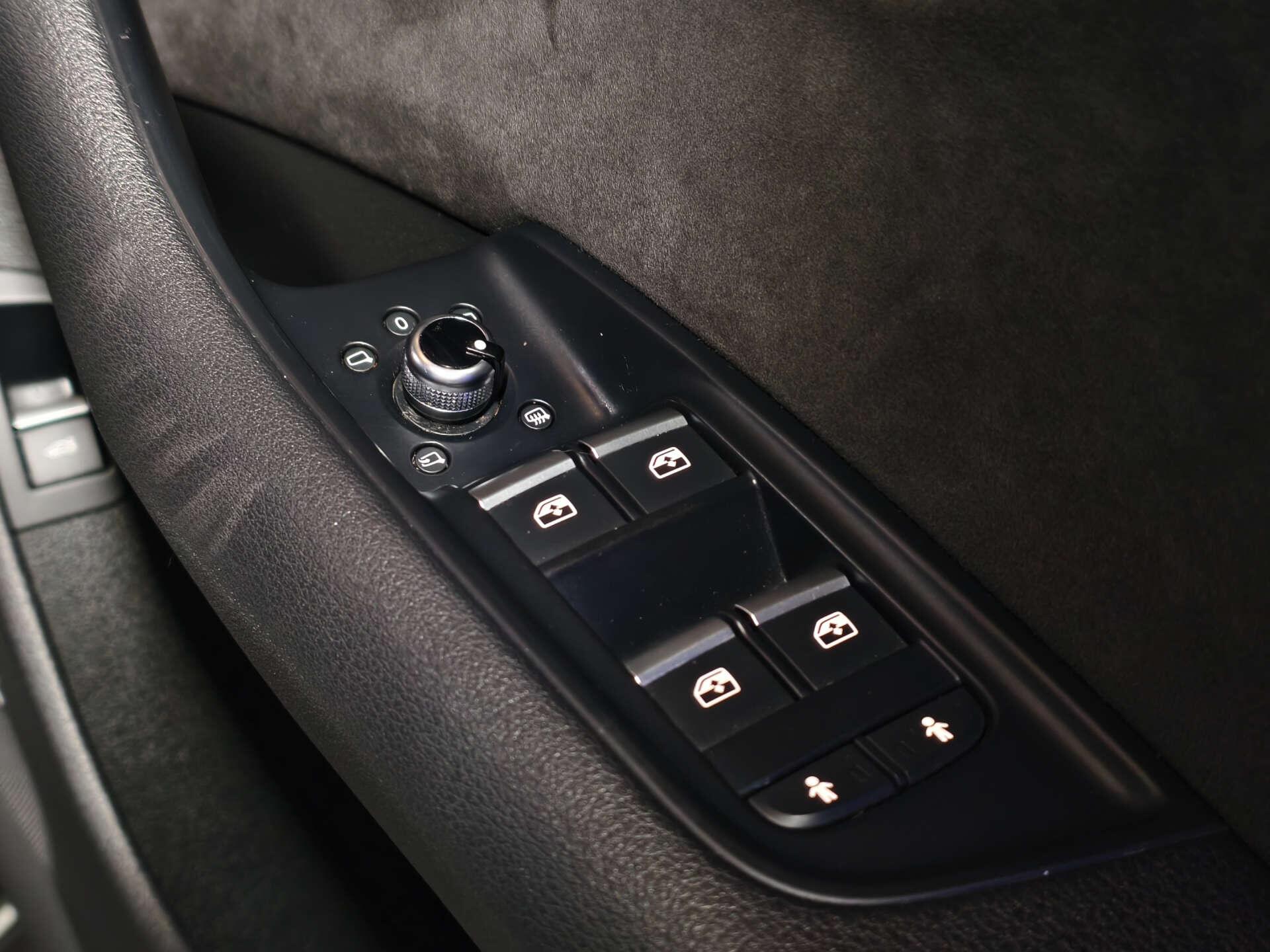 Audi Q7 view 23