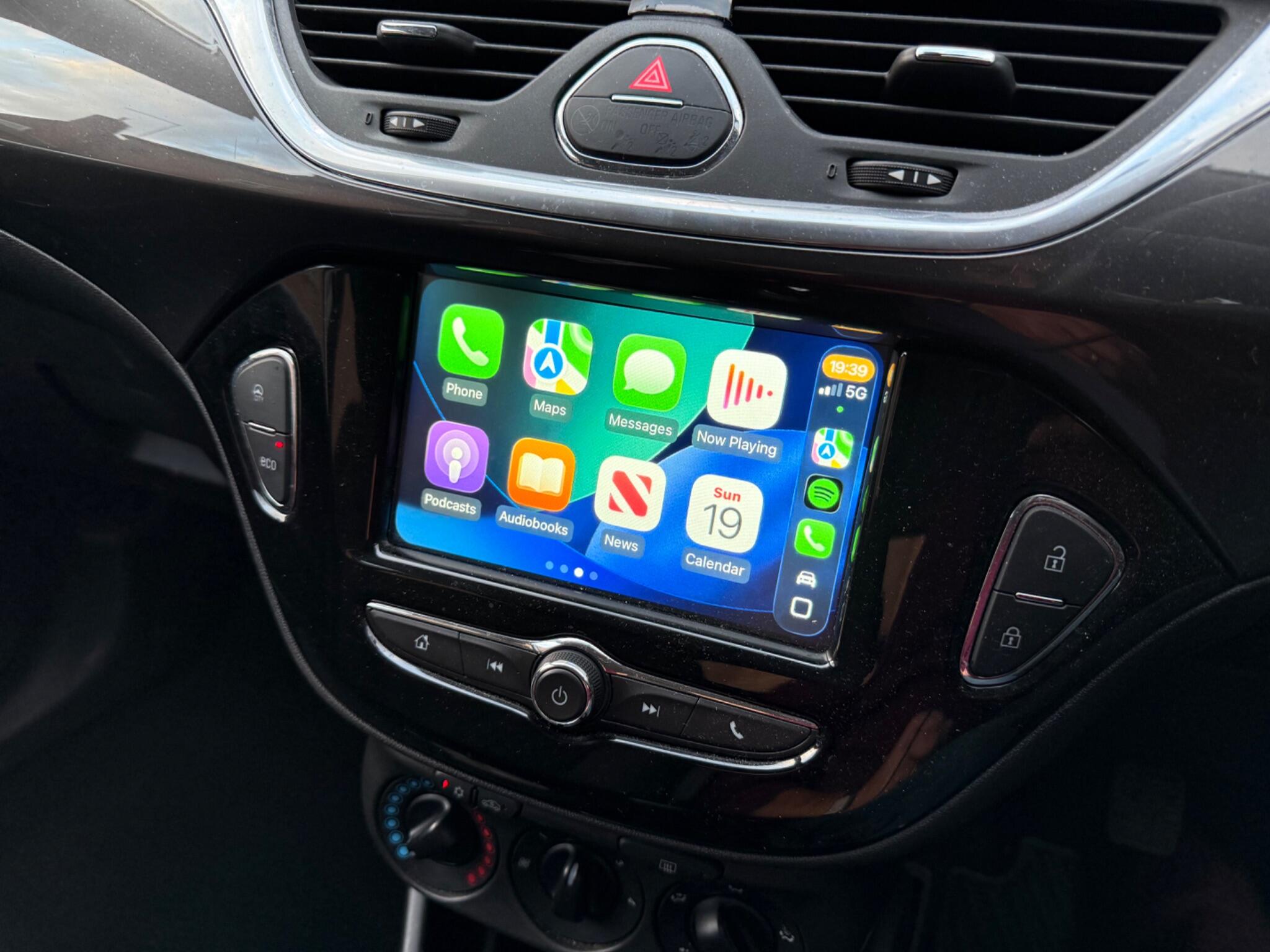 Vauxhall Corsa 1.4i Design Euro 6 (s/s) 5dr — photo 43 of 104