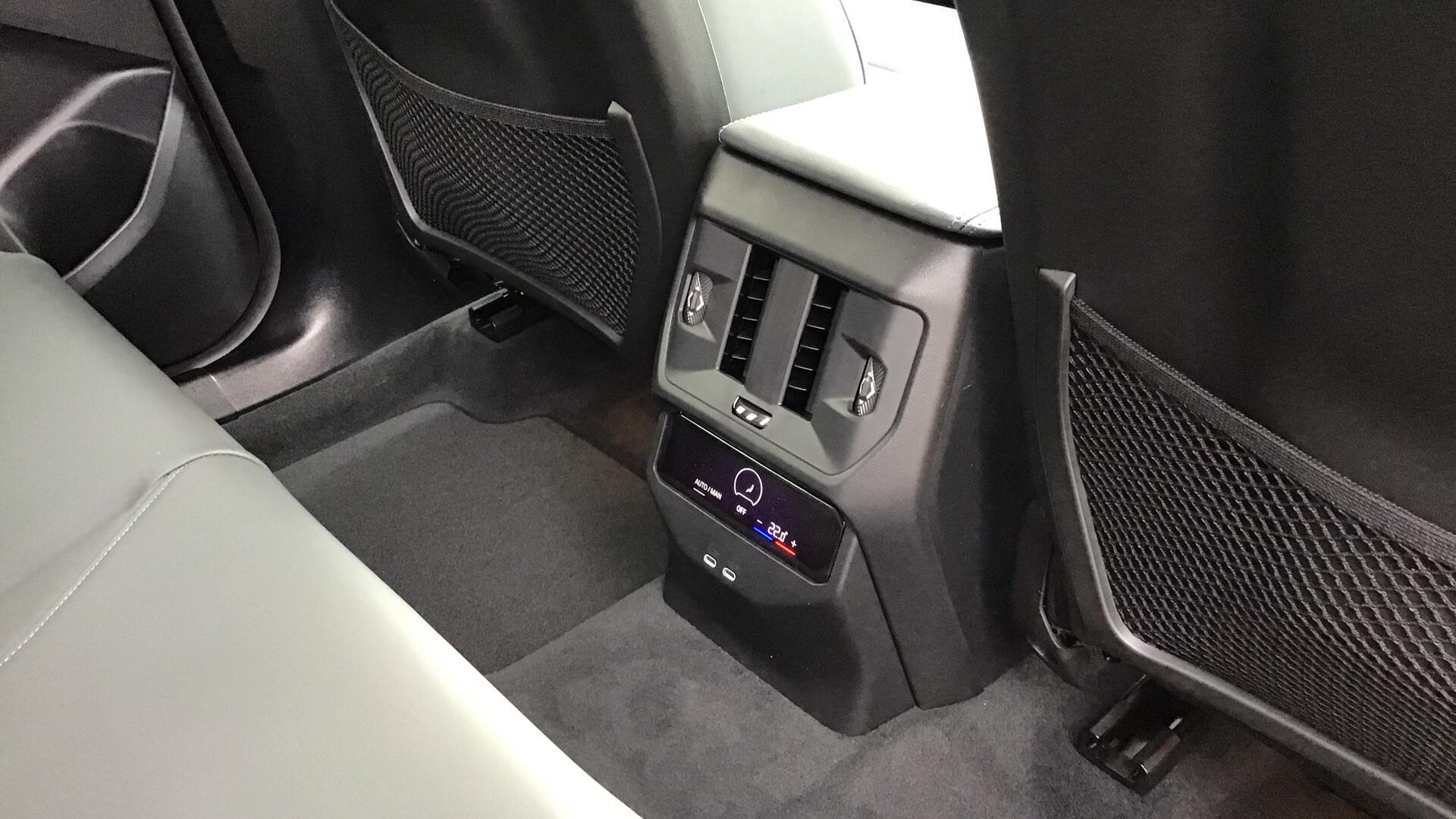 BMW X3 view 29