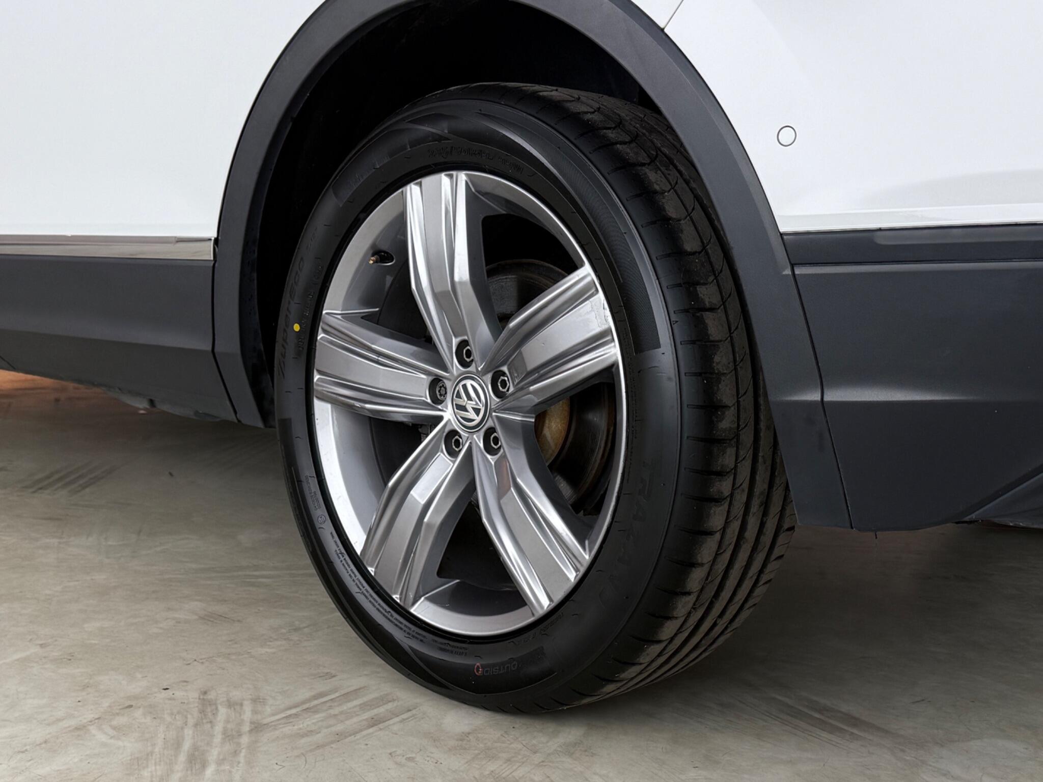 Volkswagen Tiguan view 8